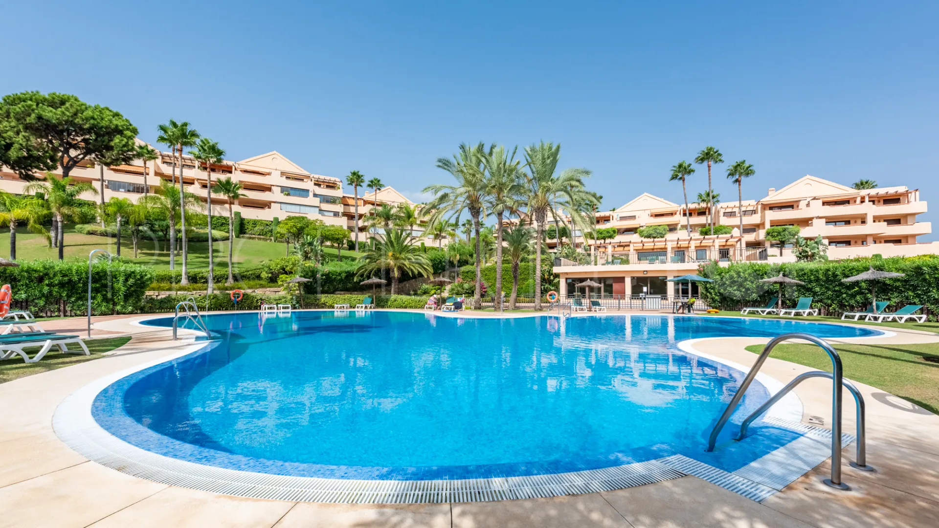 Las lomas del Conde Luque penthouse for sale