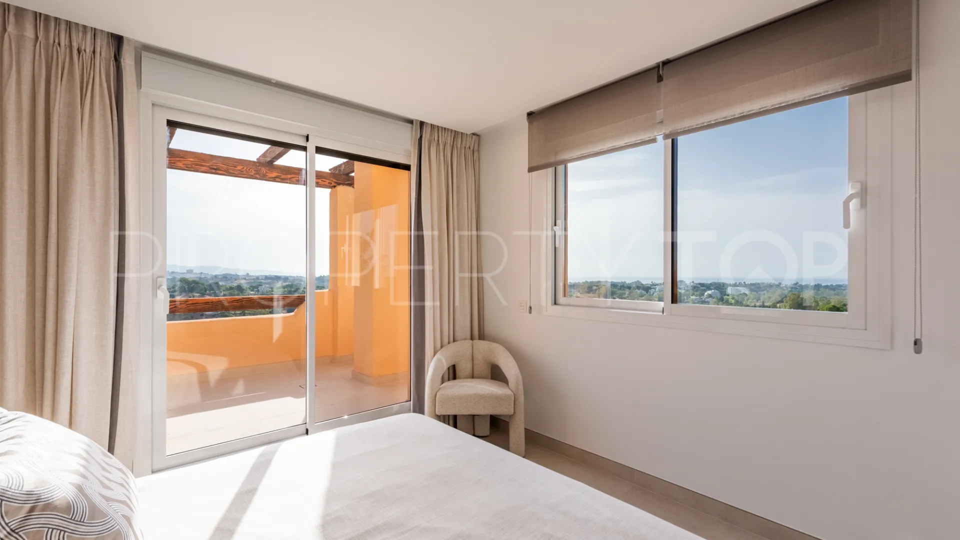 Las lomas del Conde Luque penthouse for sale