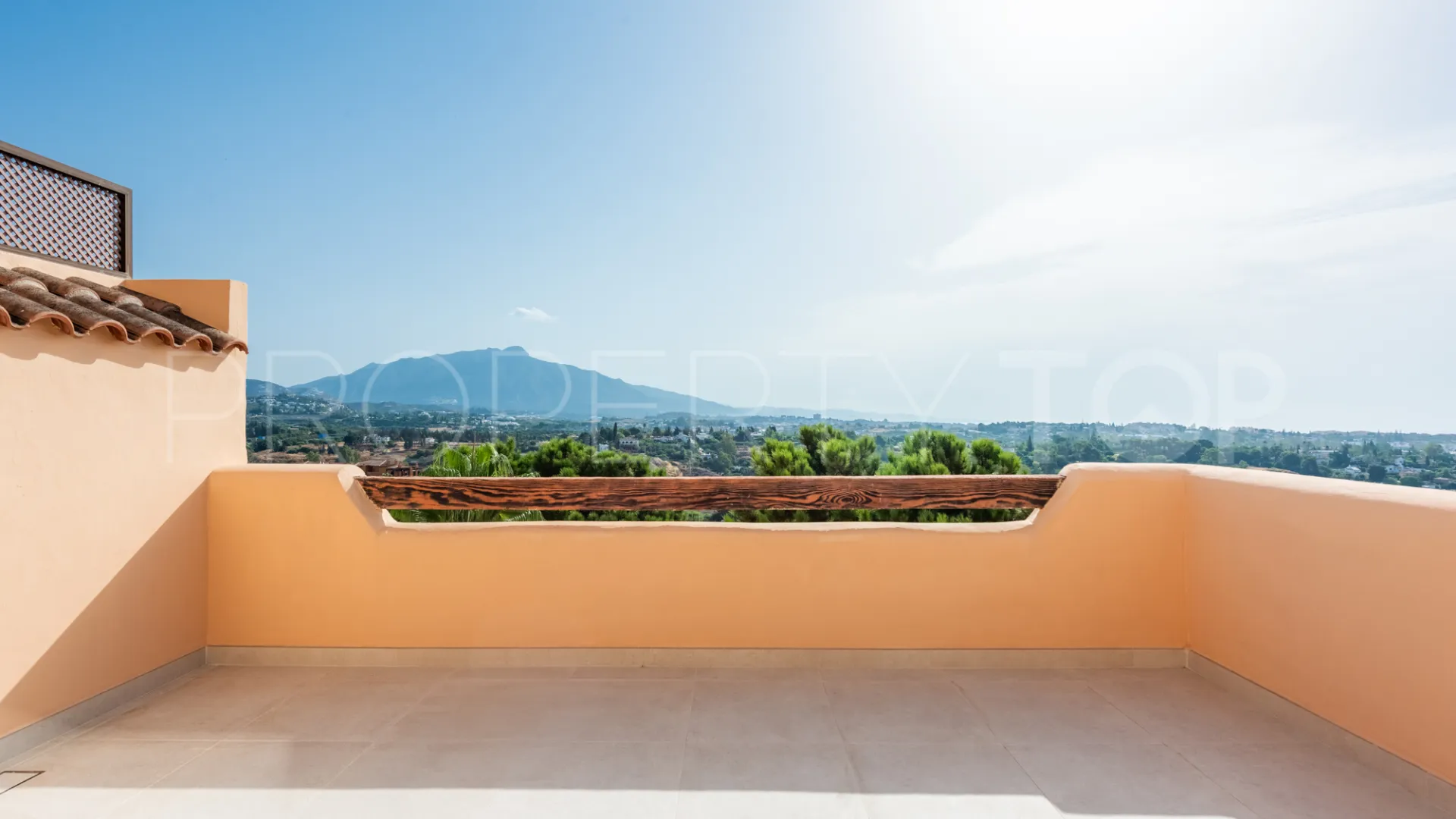 Las lomas del Conde Luque penthouse for sale