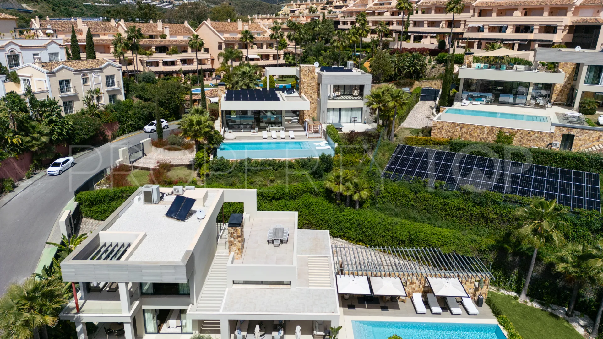 Villa with 5 bedrooms for sale in Nueva Andalucia