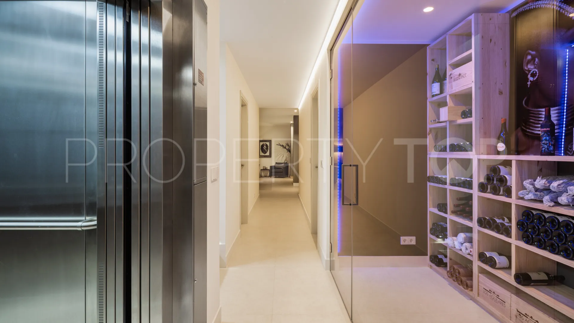Villa with 5 bedrooms for sale in Nueva Andalucia