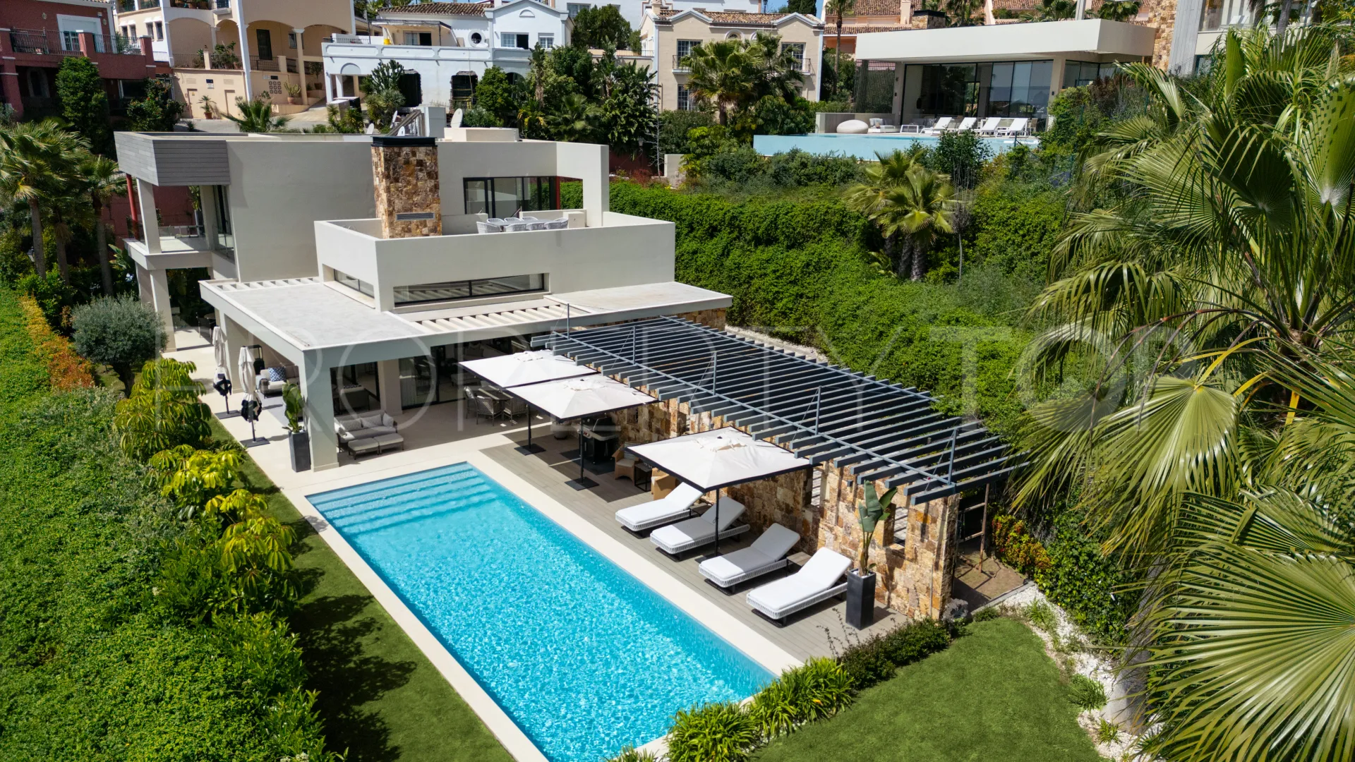 Villa with 5 bedrooms for sale in Nueva Andalucia