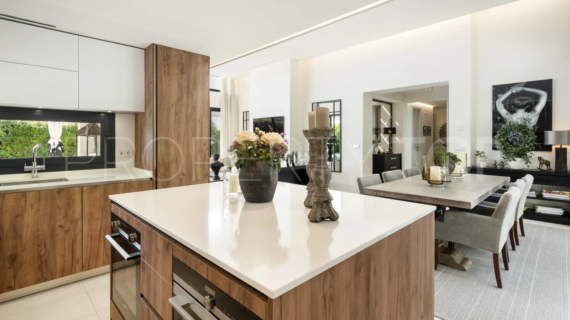Villa with 5 bedrooms for sale in Nueva Andalucia