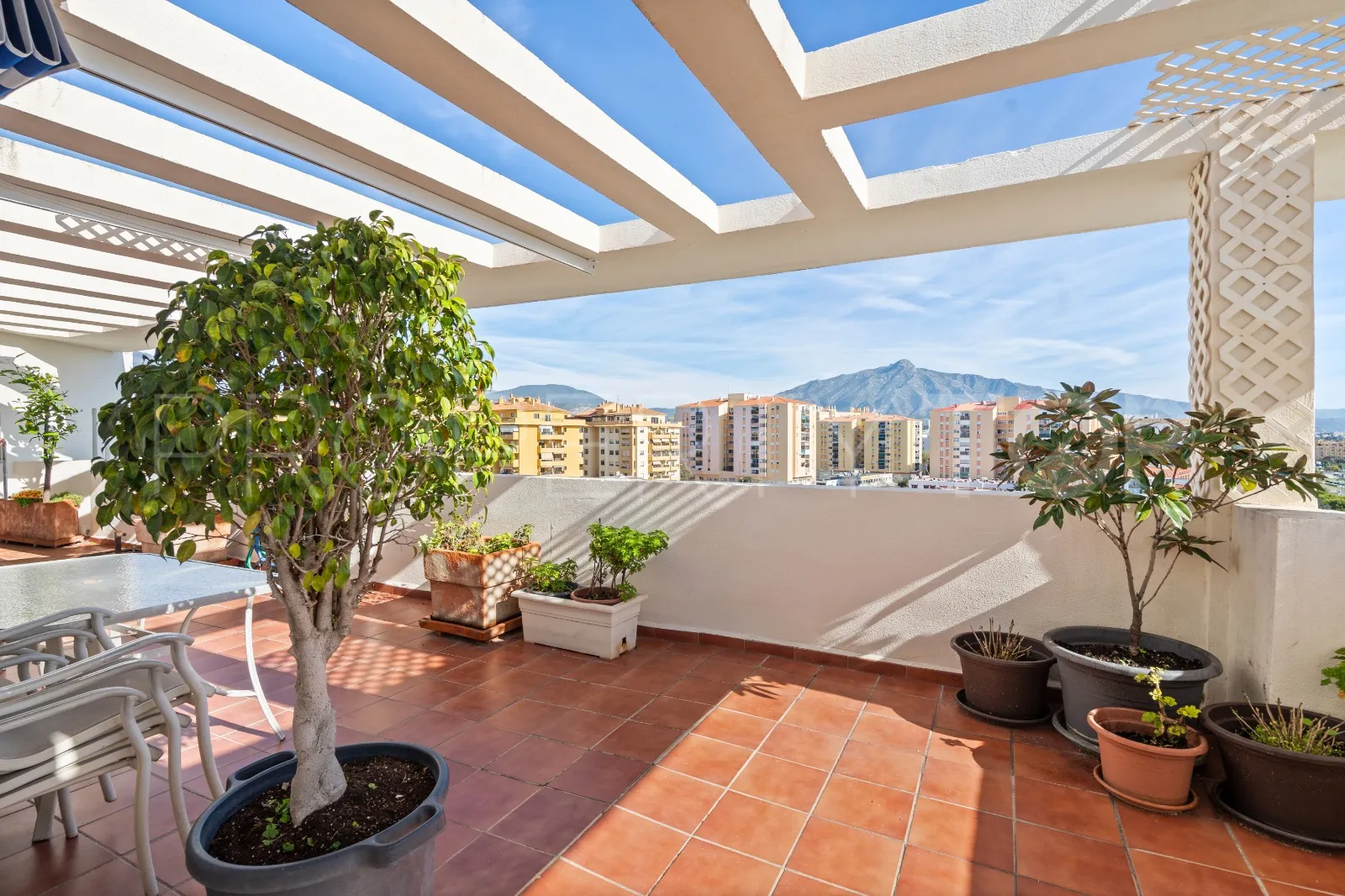 For sale penthouse in San Pedro de Alcantara with 3 bedrooms