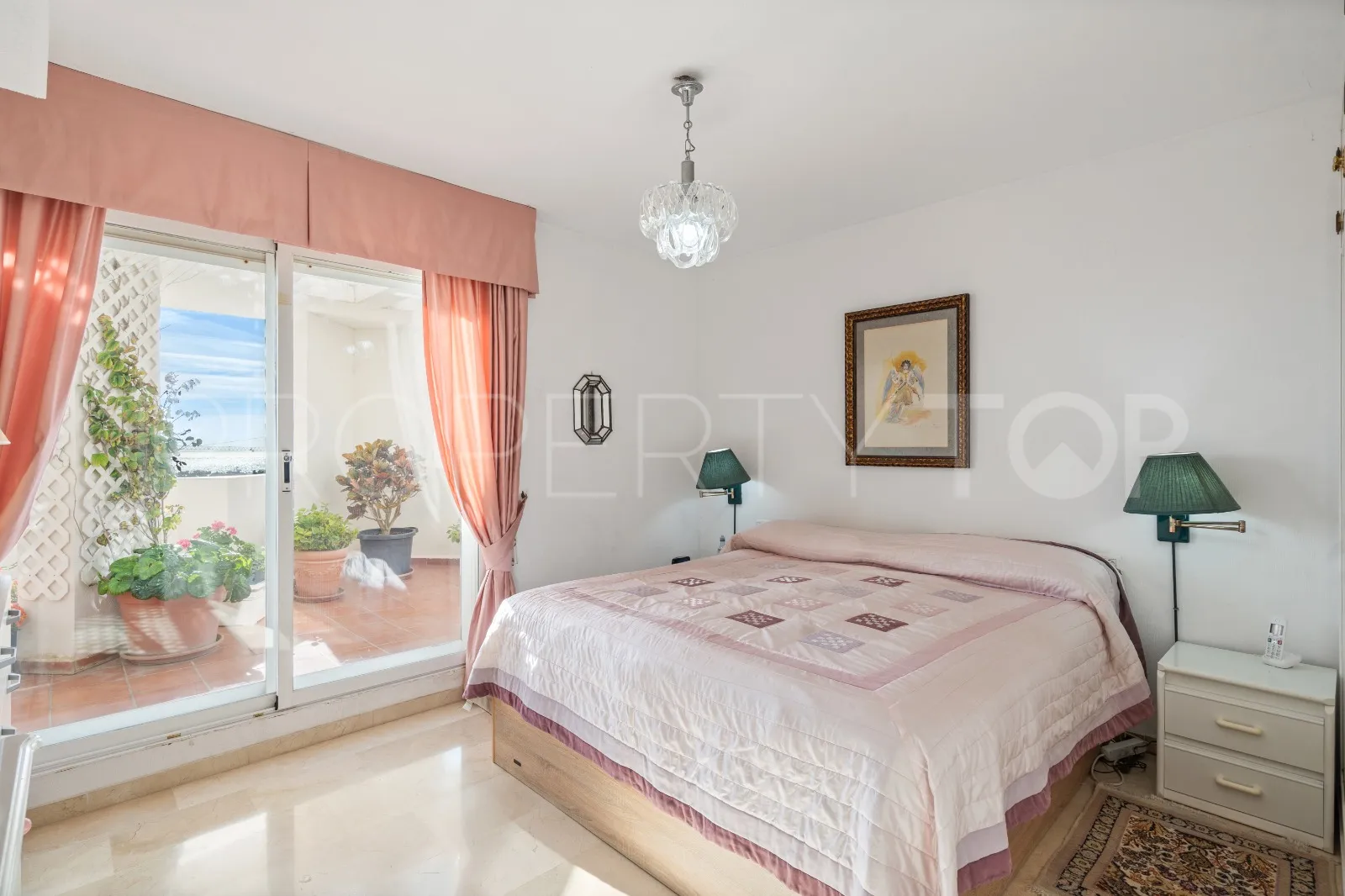 For sale penthouse in San Pedro de Alcantara with 3 bedrooms
