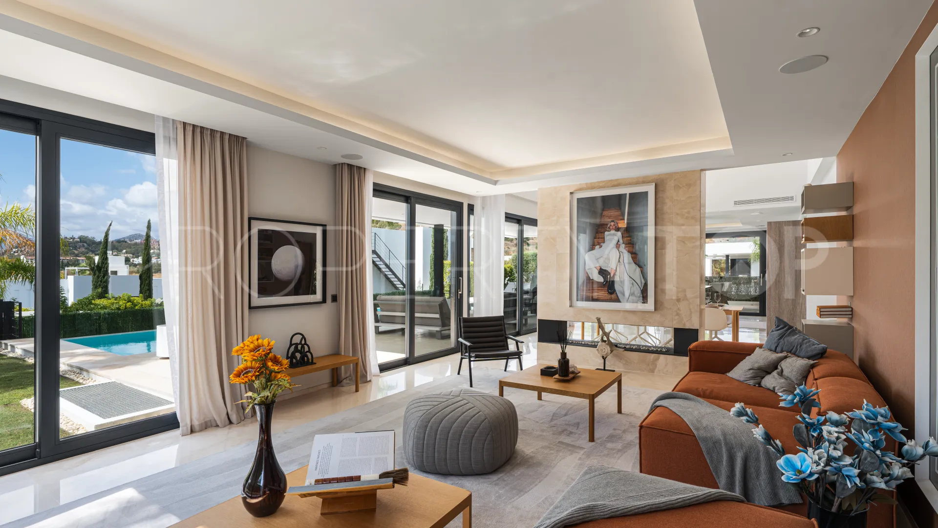 Villa en venta en Nueva Andalucia con 5 dormitorios
