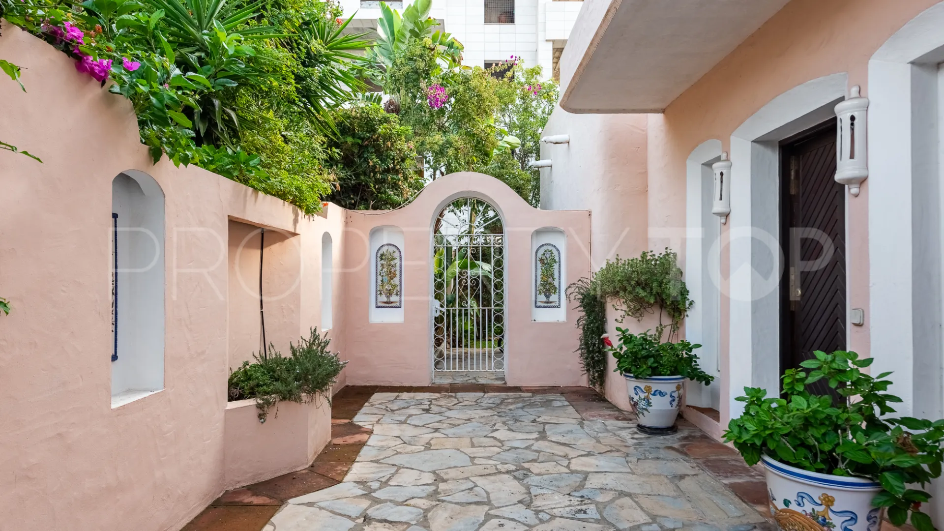 Villa en venta con 4 dormitorios en Paraiso Barronal