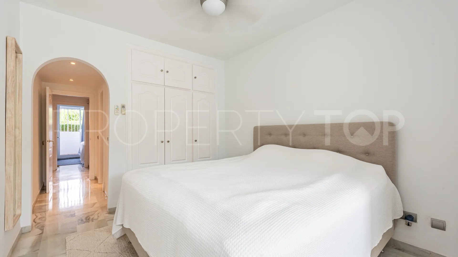 Apartment in El Paraiso for sale