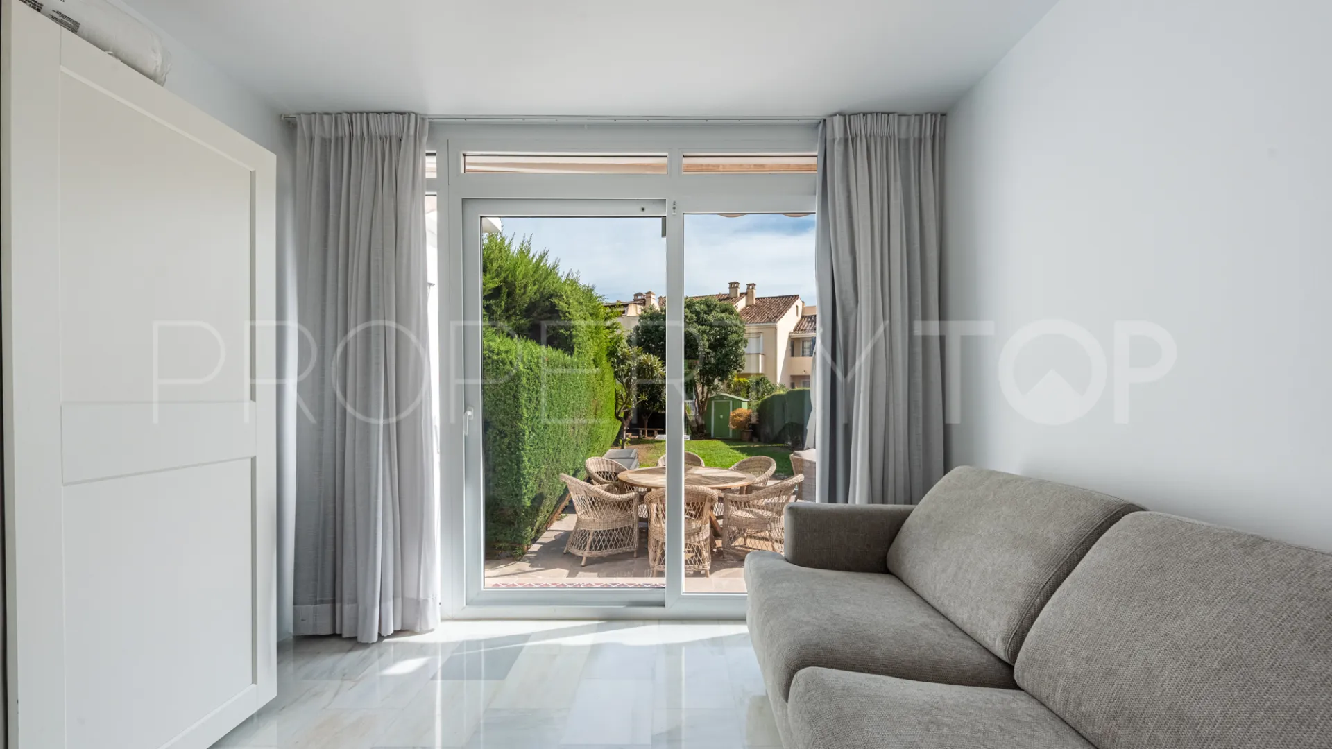 Apartment in El Paraiso for sale