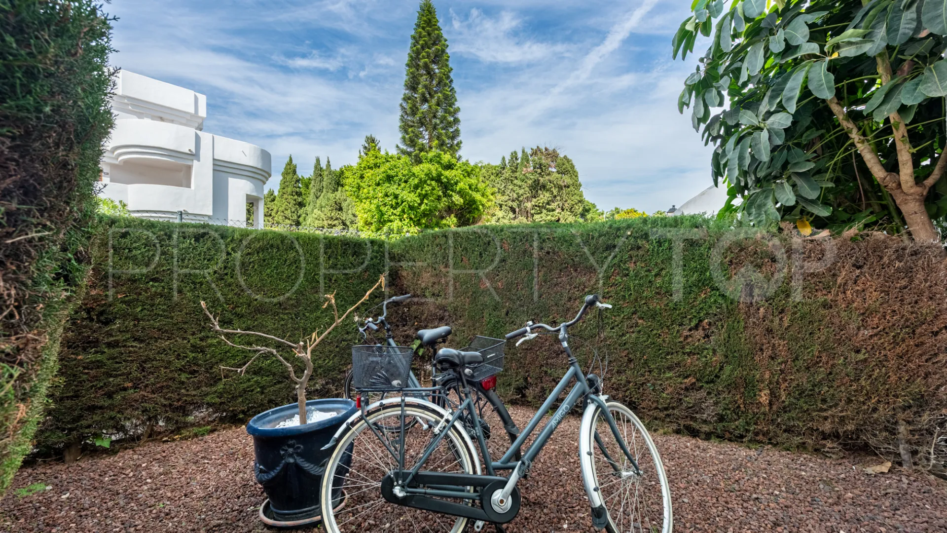 Apartment in El Paraiso for sale