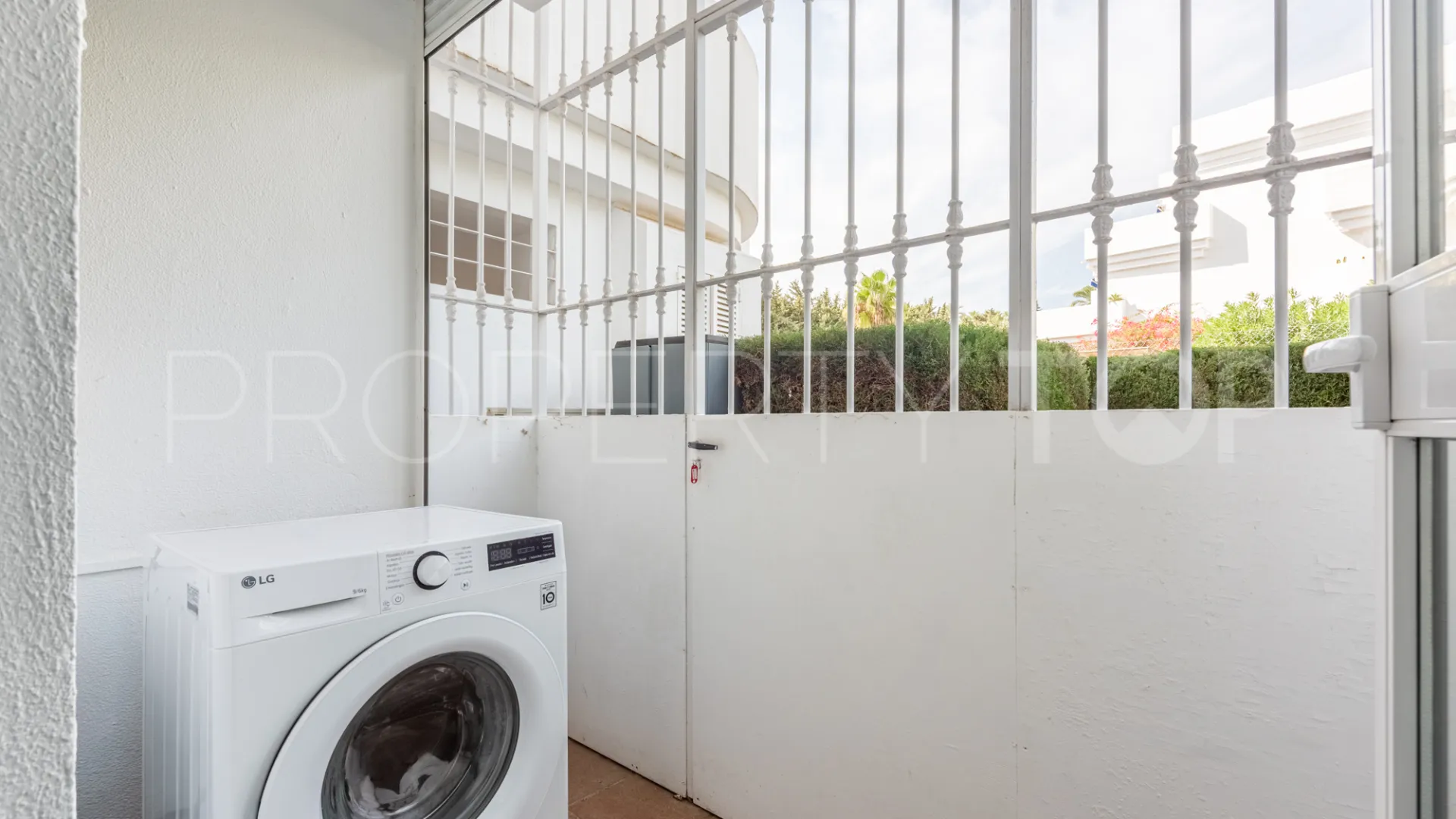 Apartment in El Paraiso for sale