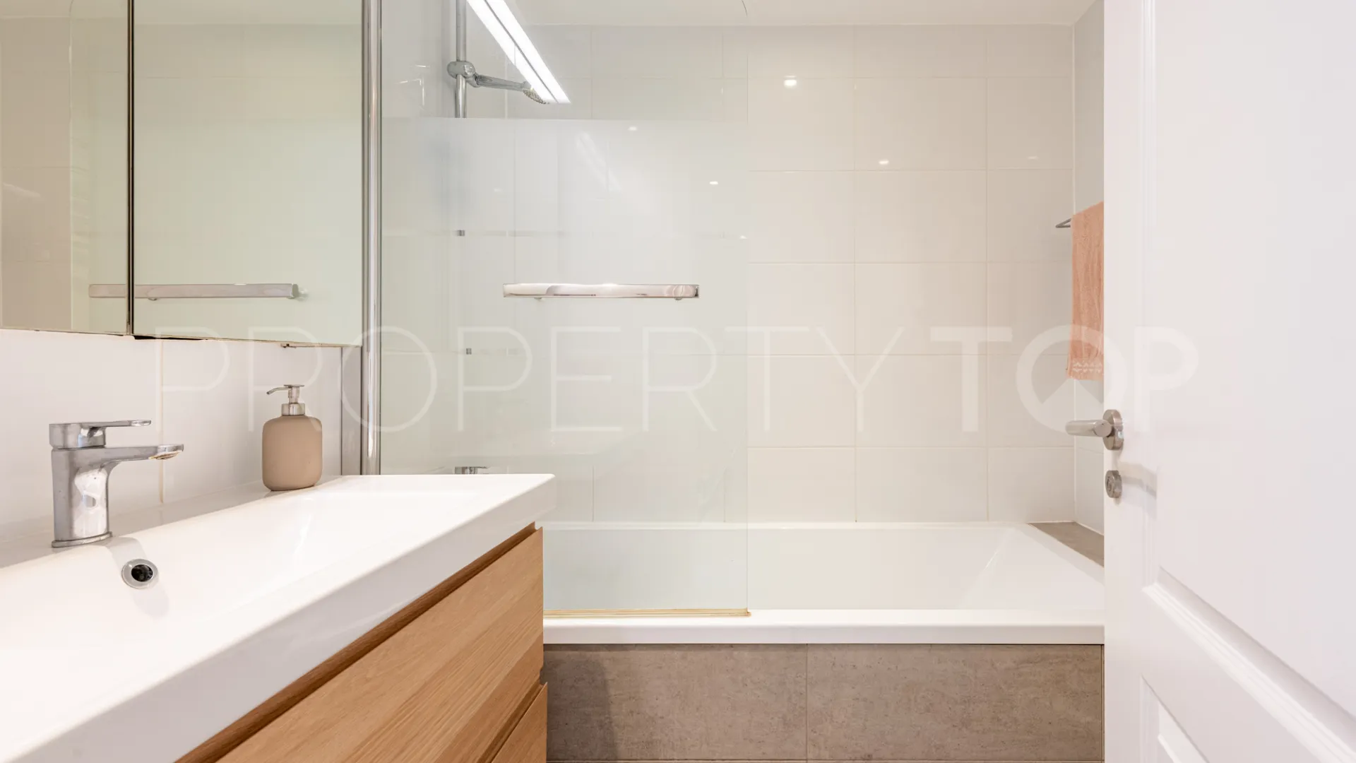 Apartment in El Paraiso for sale