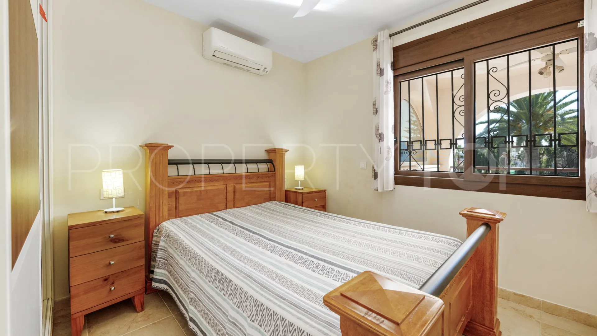 For sale 5 bedrooms villa in Atalaya