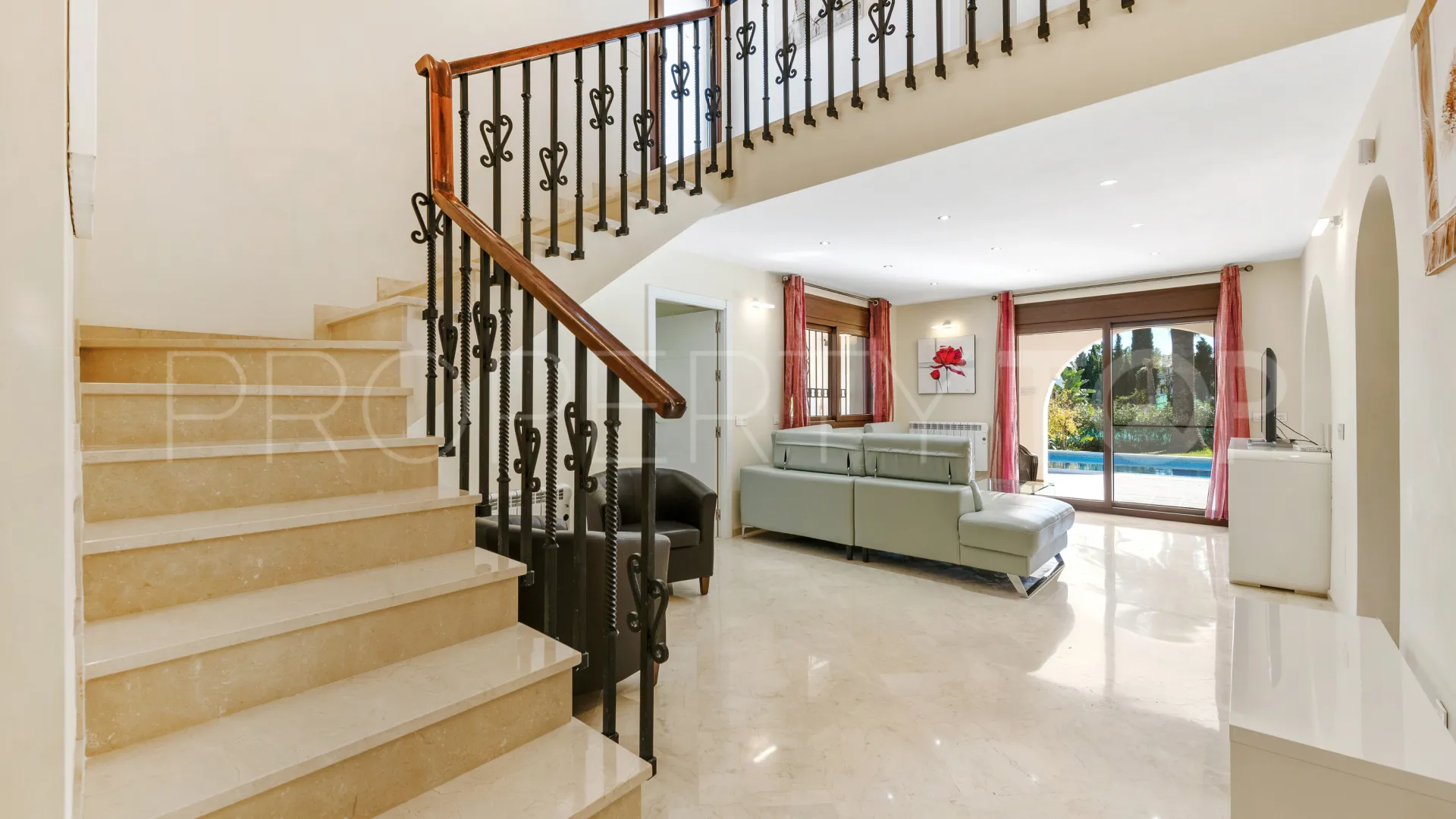 For sale 5 bedrooms villa in Atalaya