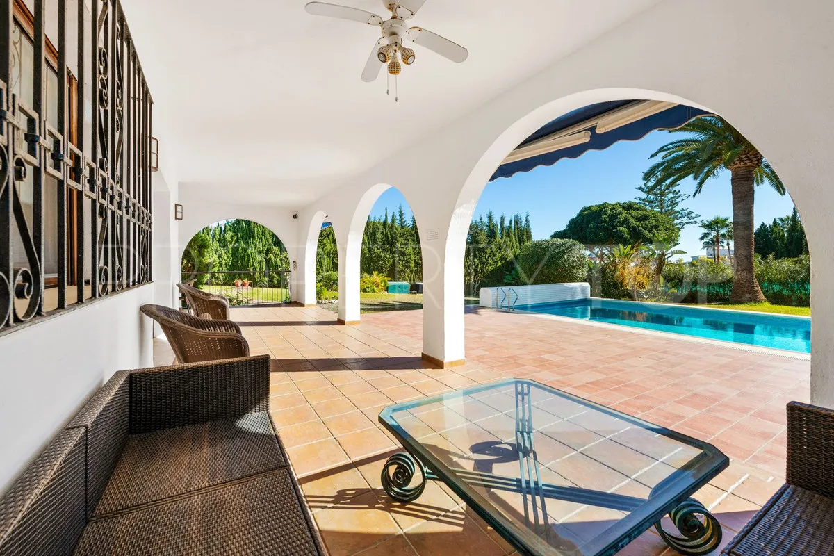 For sale 5 bedrooms villa in Atalaya