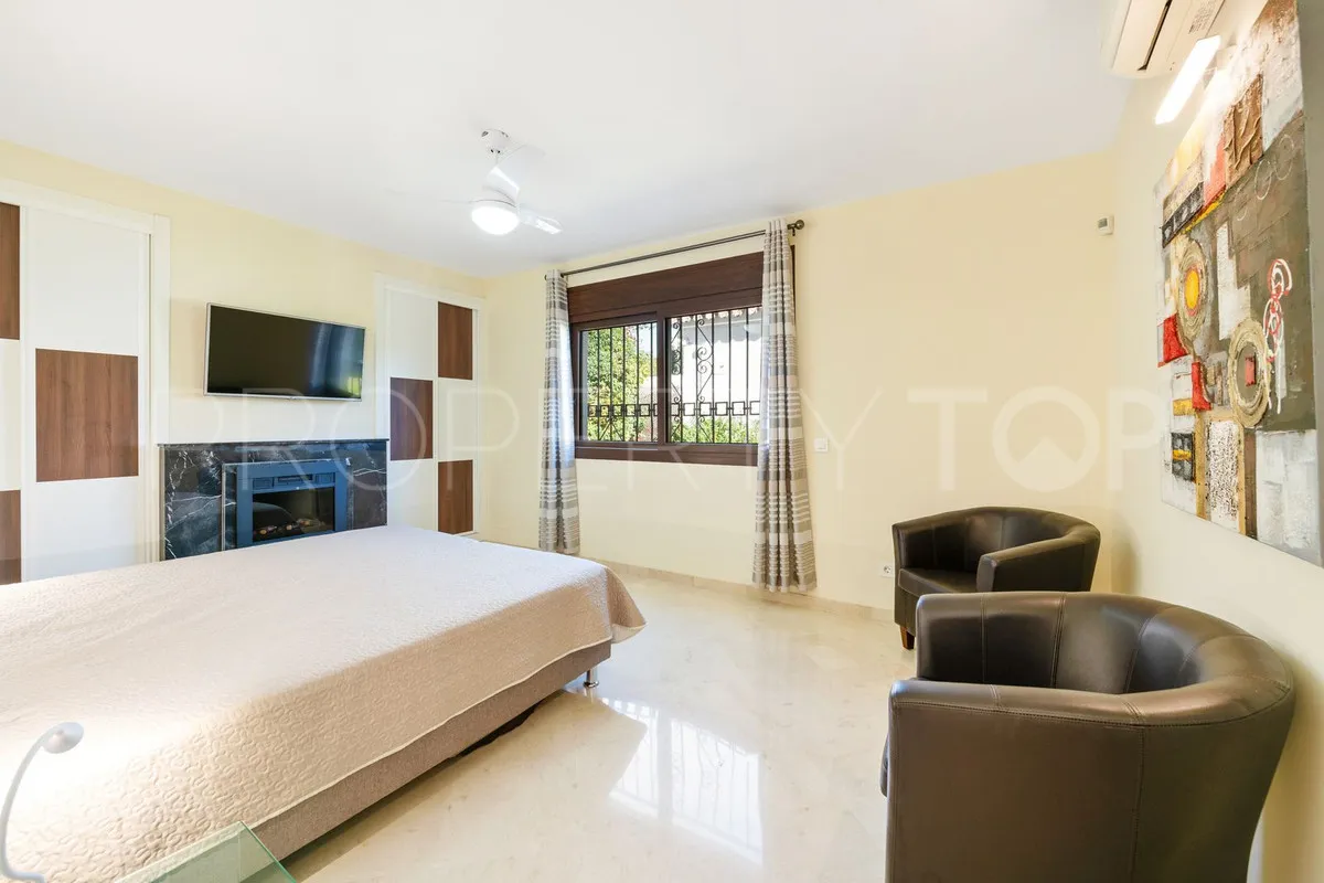 For sale 5 bedrooms villa in Atalaya