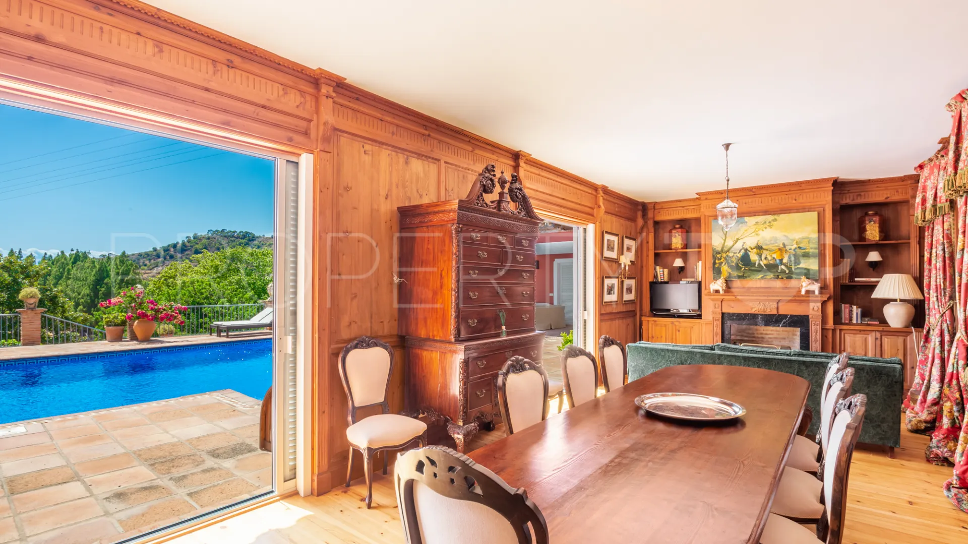 Villa a la venta de 10 dormitorios en Sierra Blanca