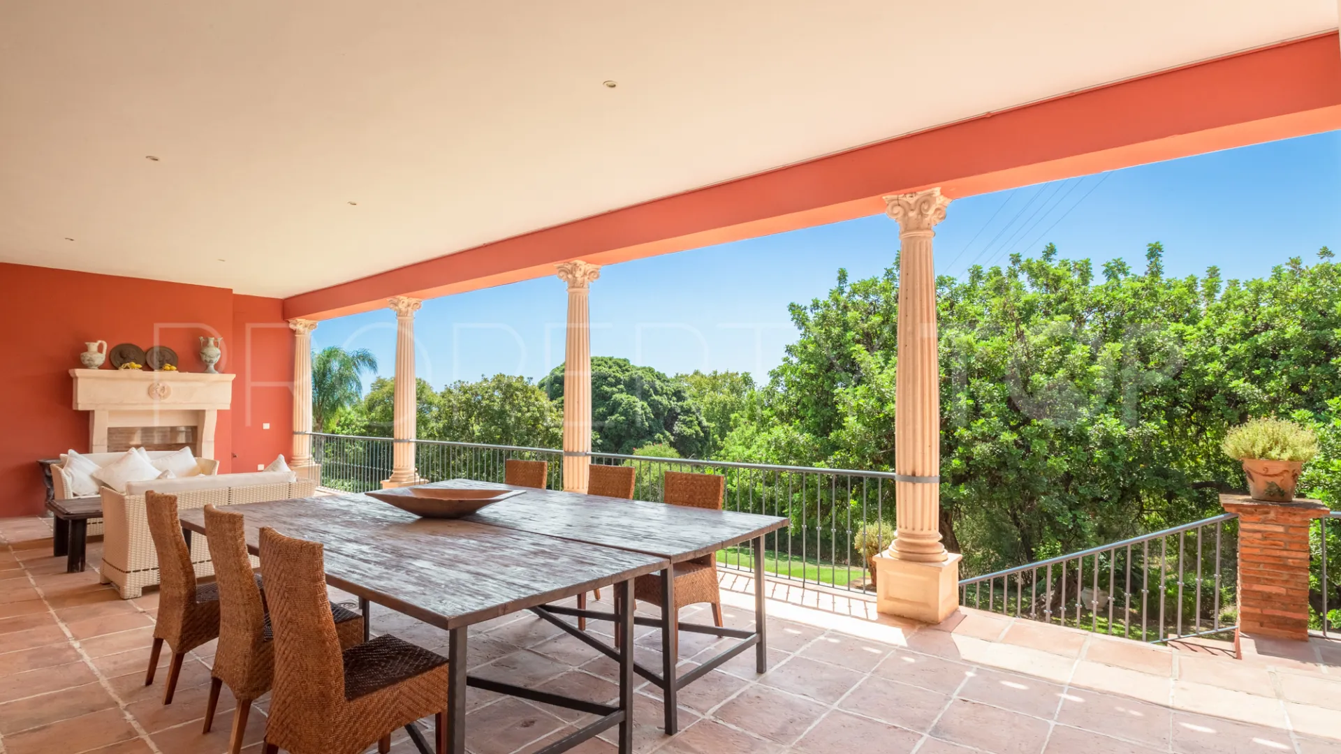 Villa a la venta de 10 dormitorios en Sierra Blanca