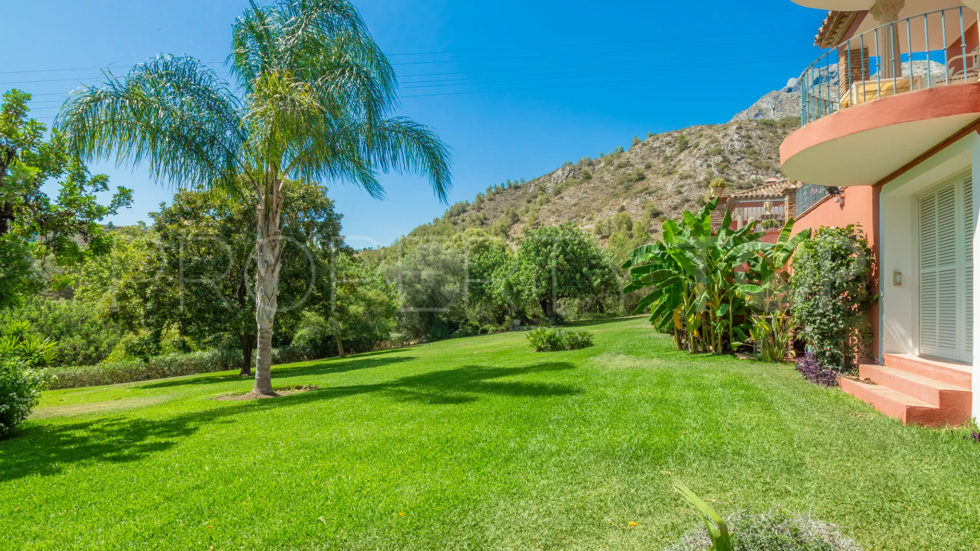 Villa a la venta de 10 dormitorios en Sierra Blanca