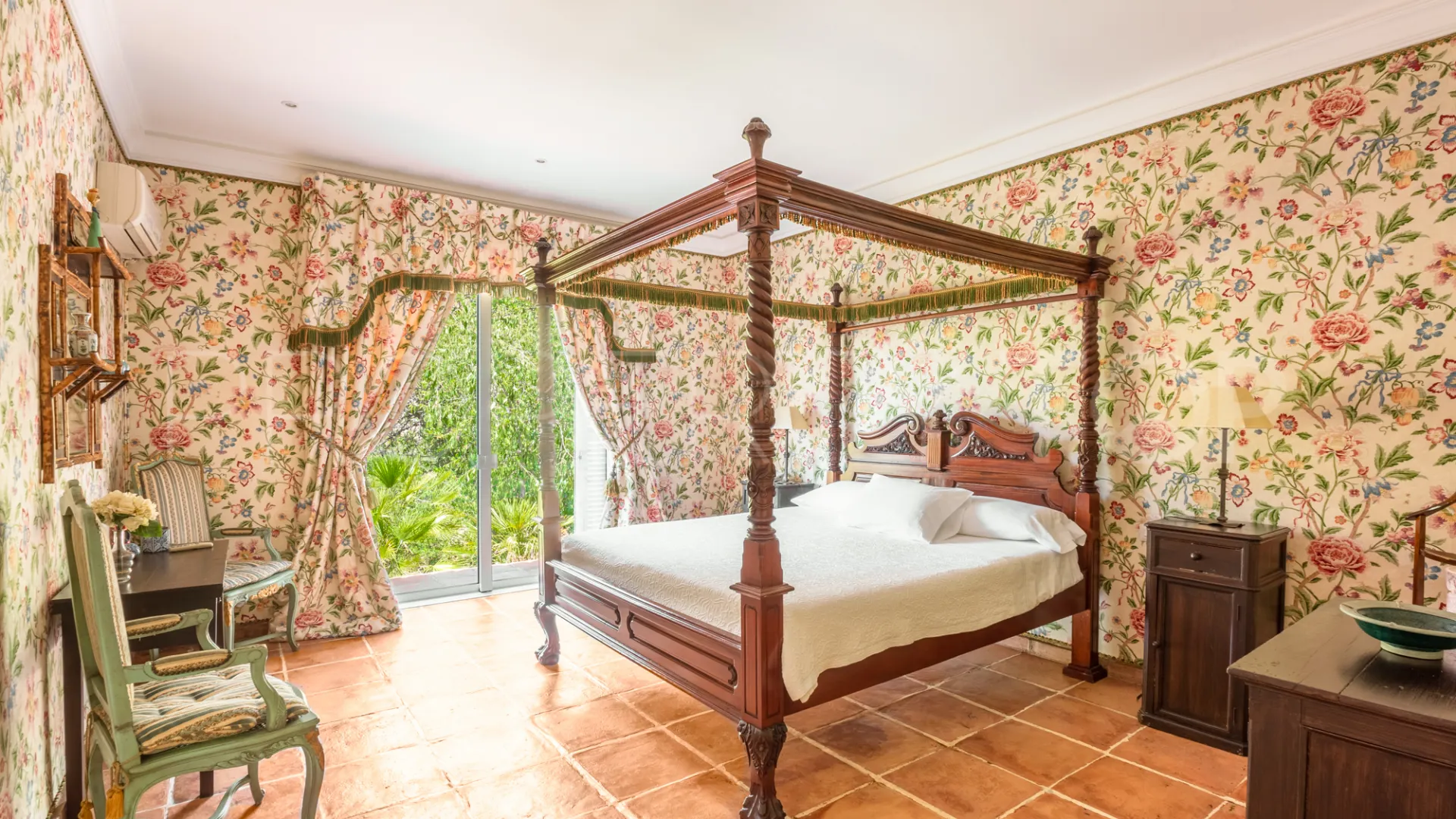 Villa a la venta de 10 dormitorios en Sierra Blanca