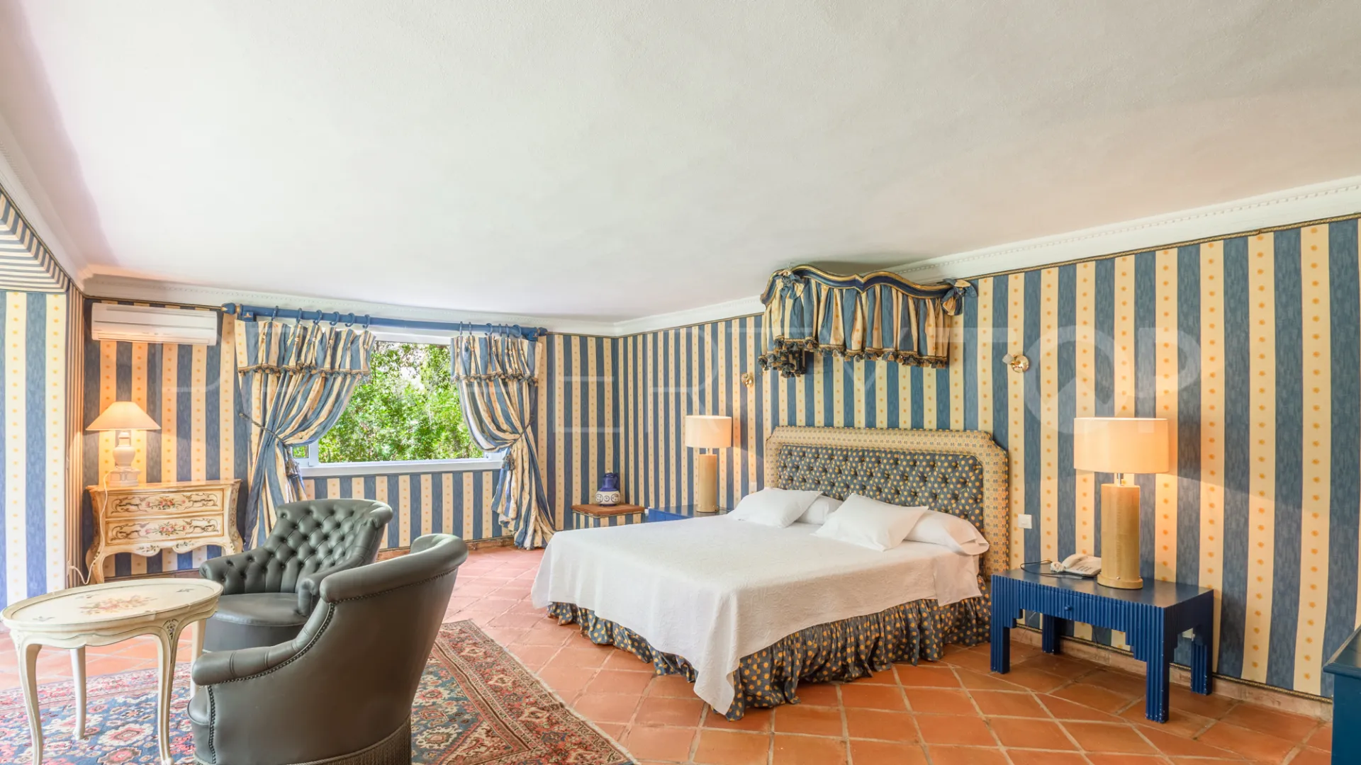 Villa a la venta de 10 dormitorios en Sierra Blanca