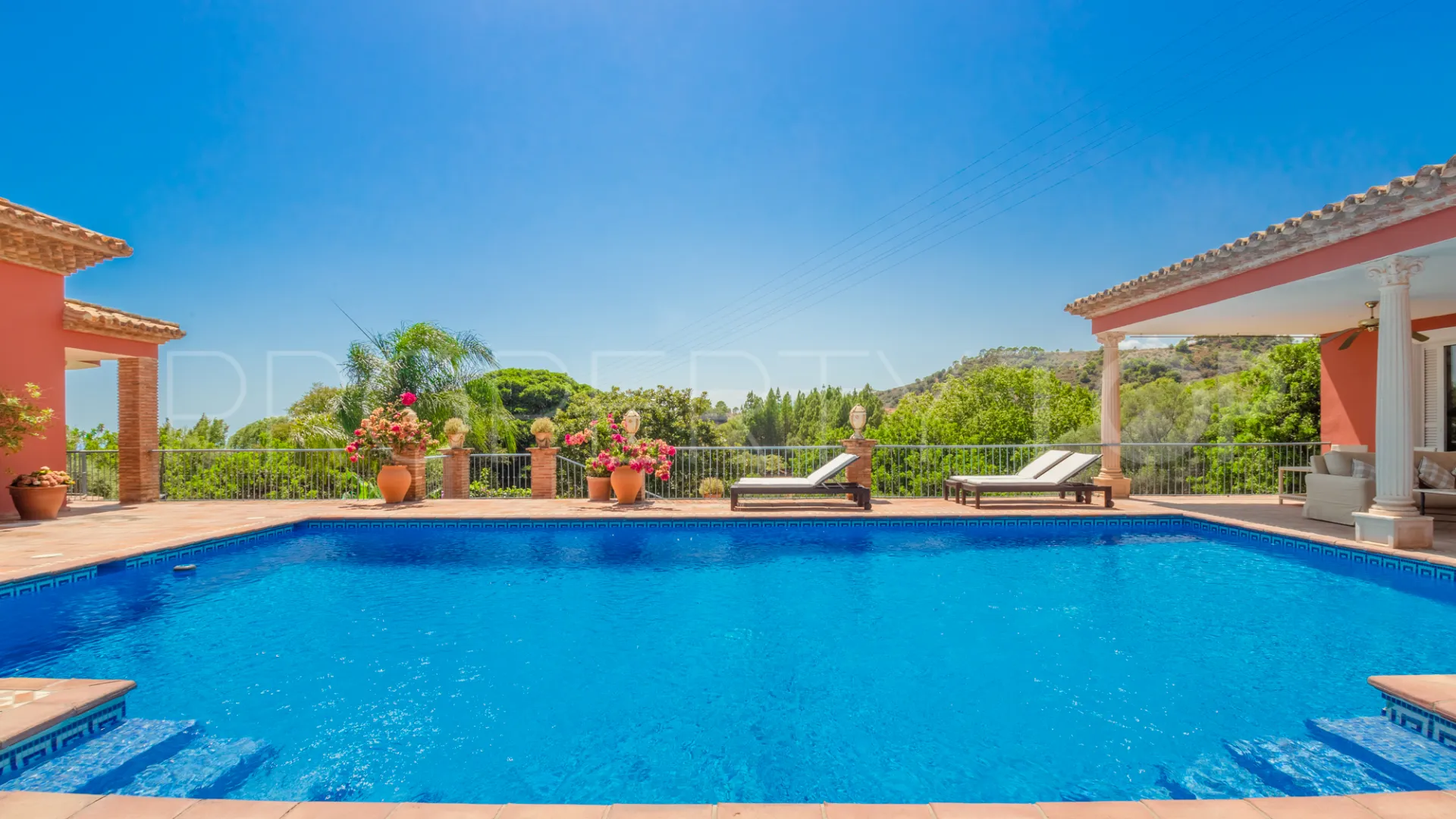 Villa a la venta de 10 dormitorios en Sierra Blanca