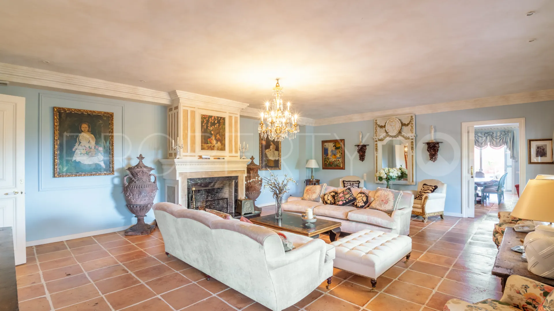 Villa a la venta de 10 dormitorios en Sierra Blanca