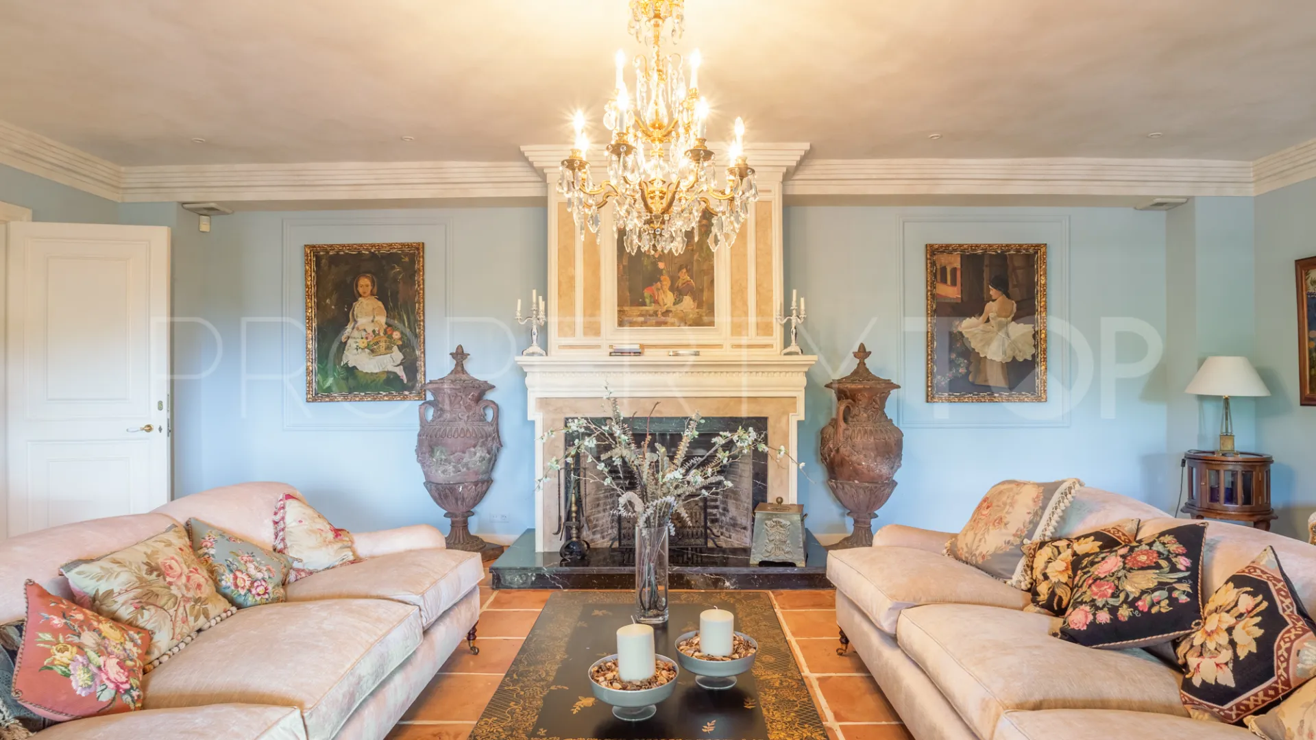 Villa a la venta de 10 dormitorios en Sierra Blanca