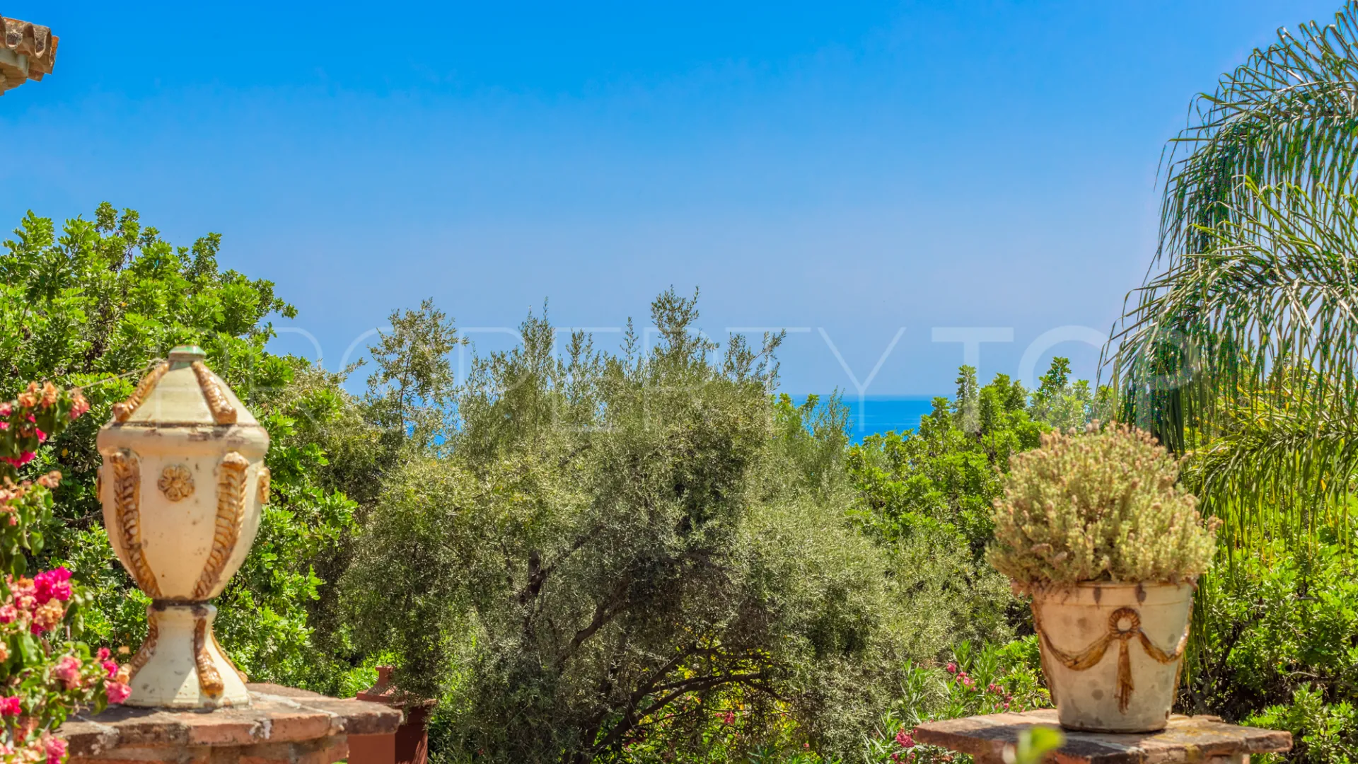 Villa a la venta de 10 dormitorios en Sierra Blanca