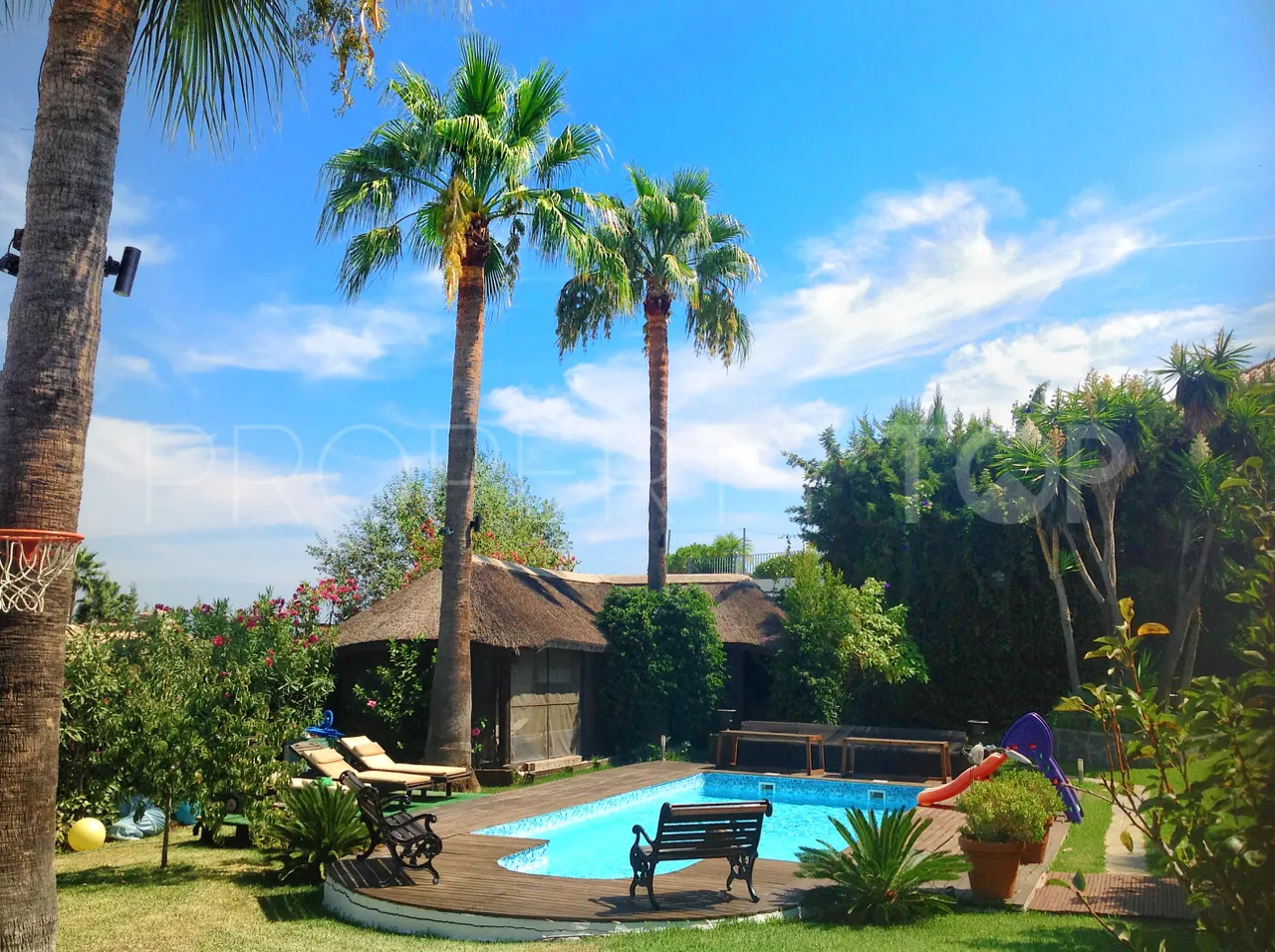 Se vende villa en Las Brisas de 7 dormitorios