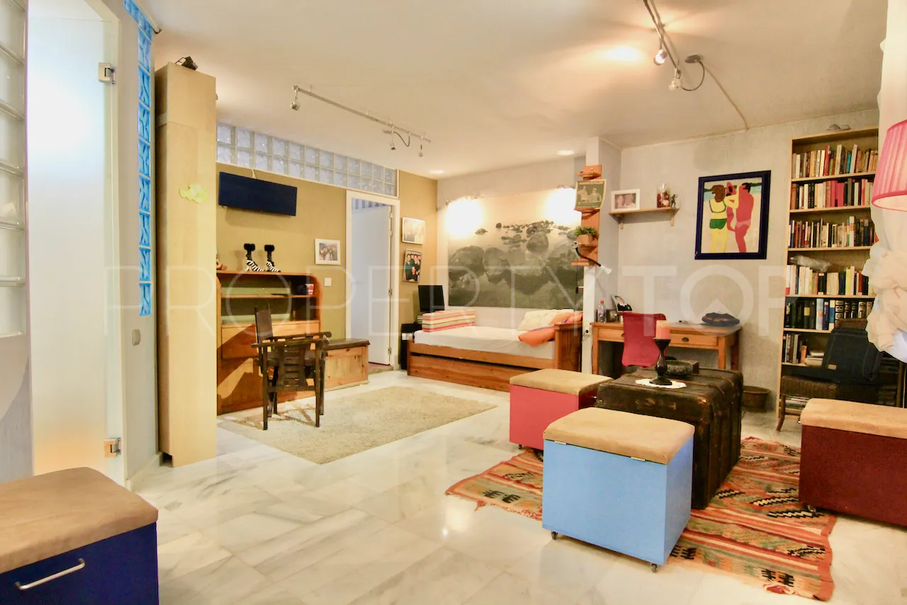 Se vende villa en Las Brisas de 7 dormitorios