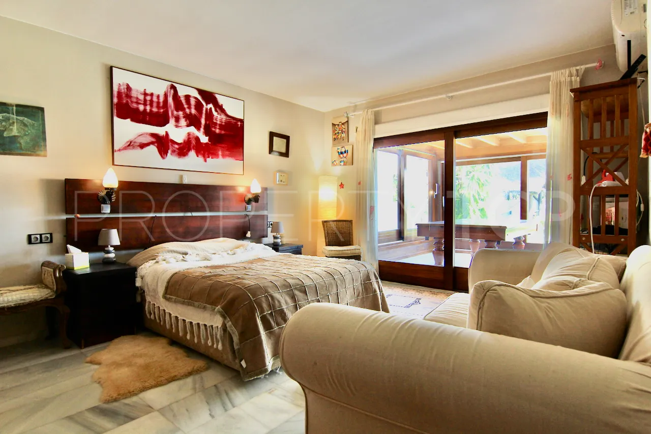 Se vende villa en Las Brisas de 7 dormitorios