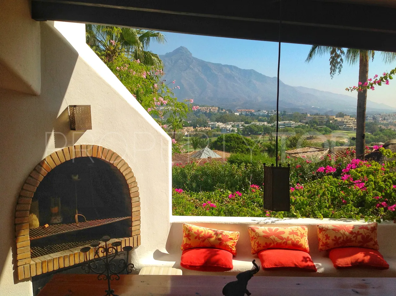 Se vende villa en Las Brisas de 7 dormitorios