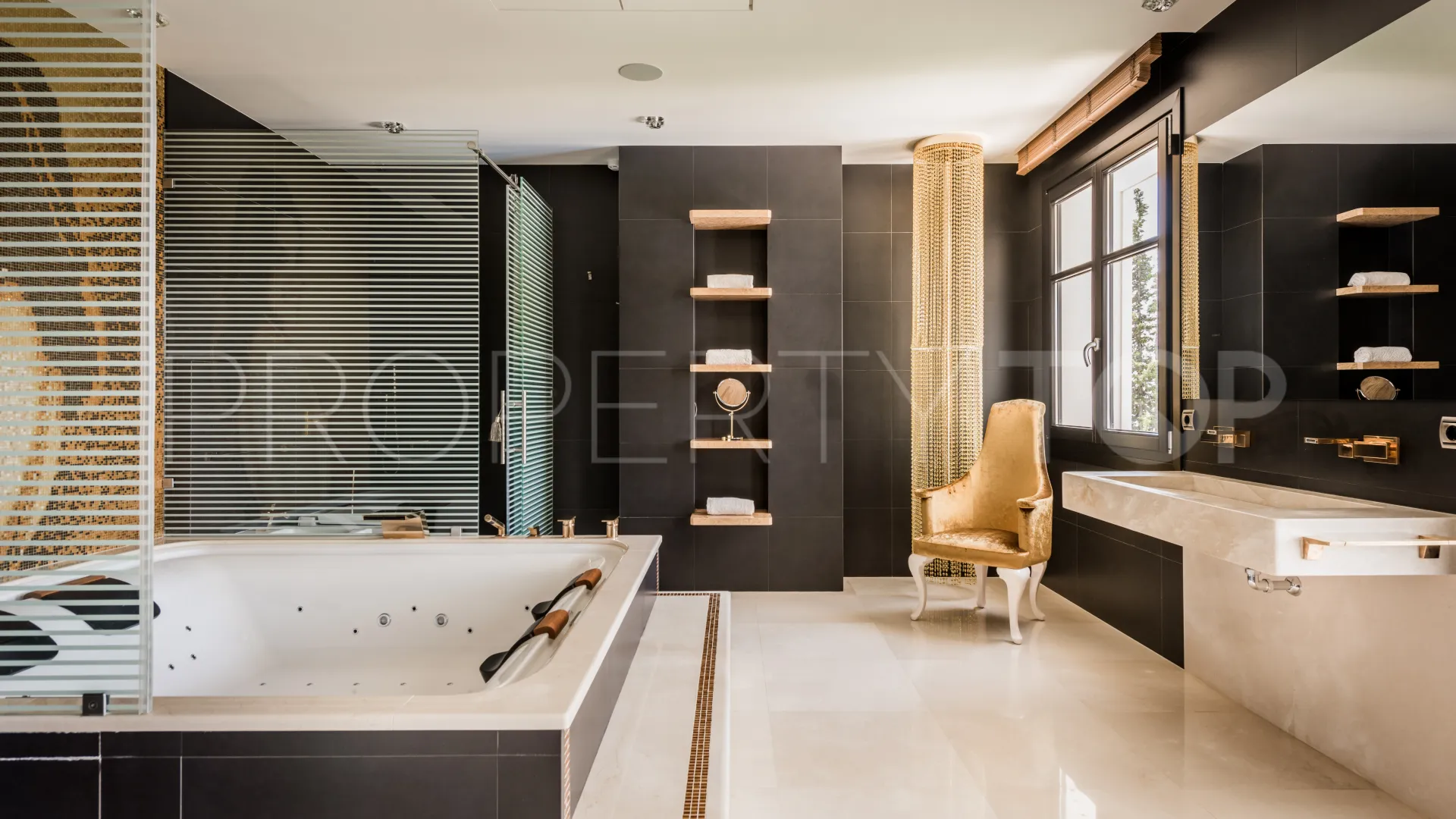 Hacienda las Chapas, villa en venta con 7 dormitorios