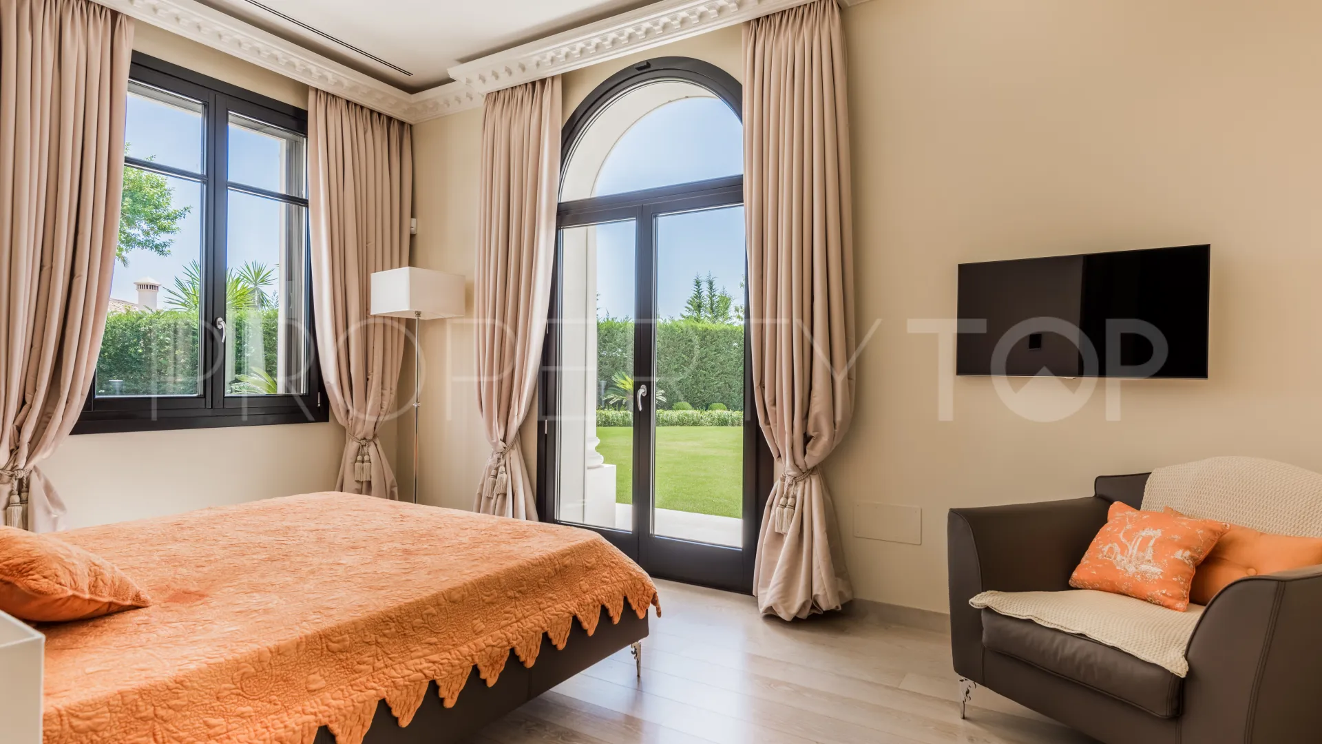 Hacienda las Chapas, villa en venta con 7 dormitorios