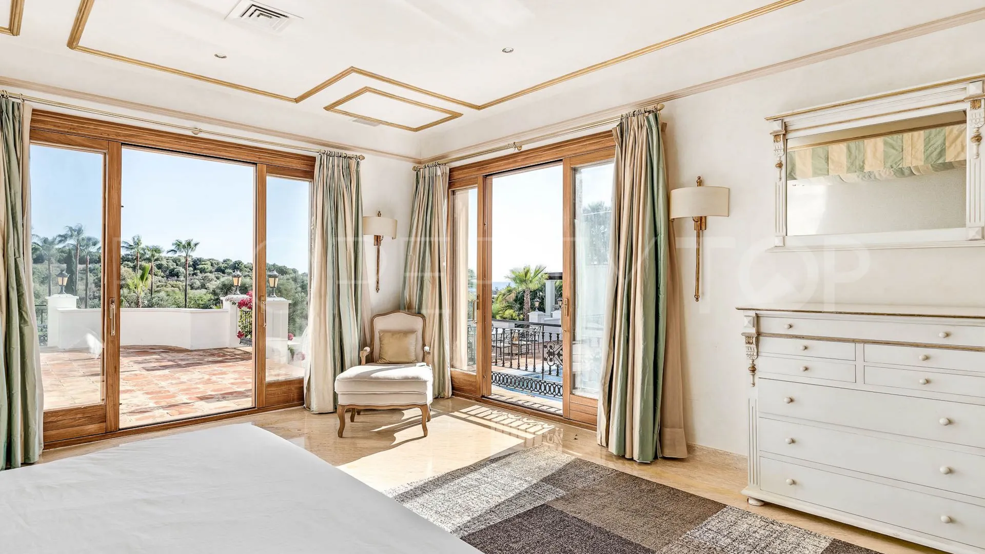 Villa en venta en Paraiso Alto con 16 dormitorios
