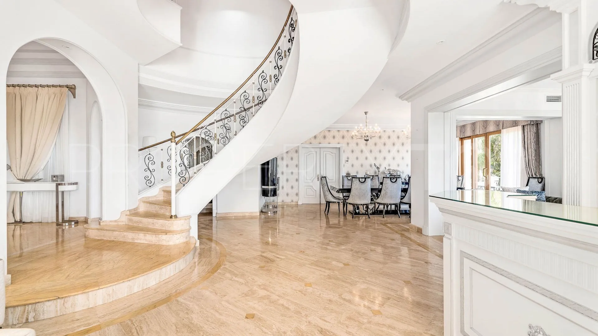 Villa en venta en Paraiso Alto con 16 dormitorios