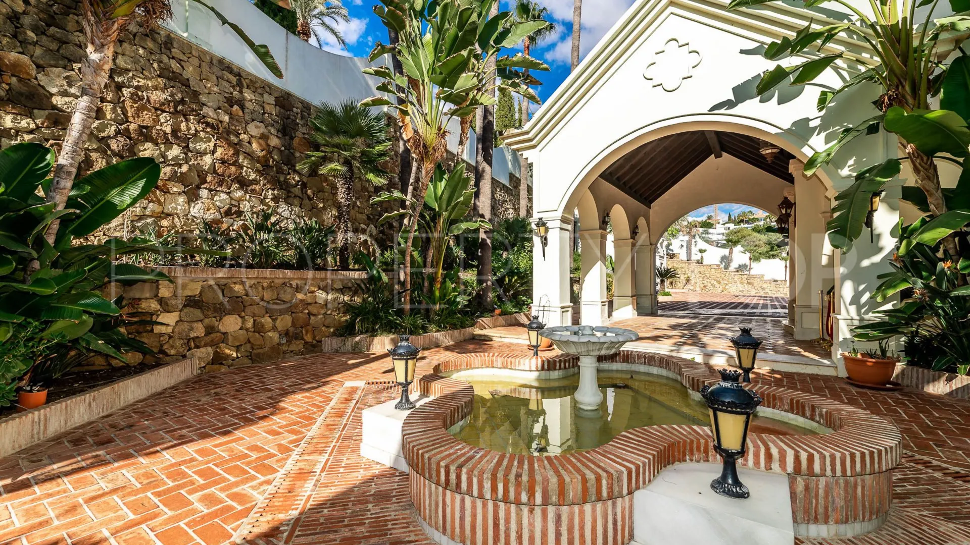 Villa en venta en Paraiso Alto con 16 dormitorios