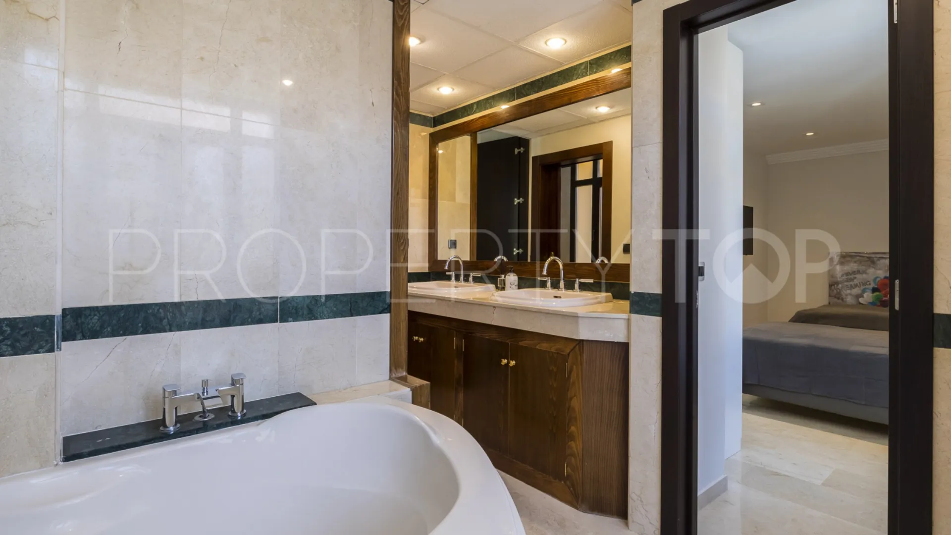 4 bedrooms Bahia de Banus villa for sale