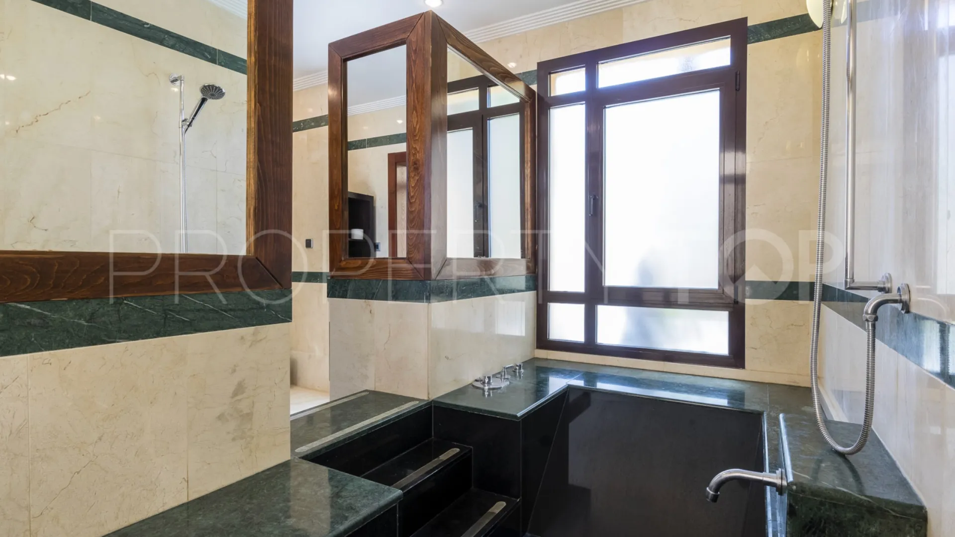 4 bedrooms Bahia de Banus villa for sale