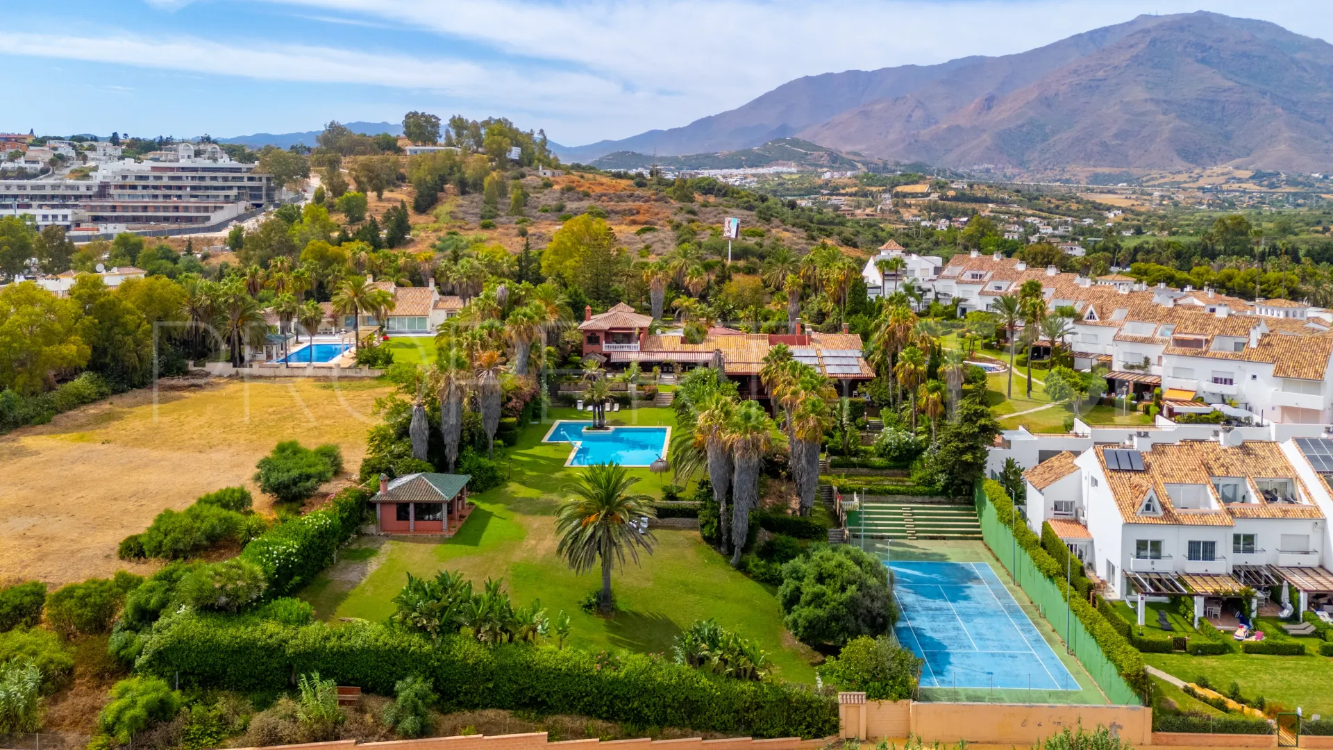 Beach Side New Golden Mile 9 bedrooms villa for sale