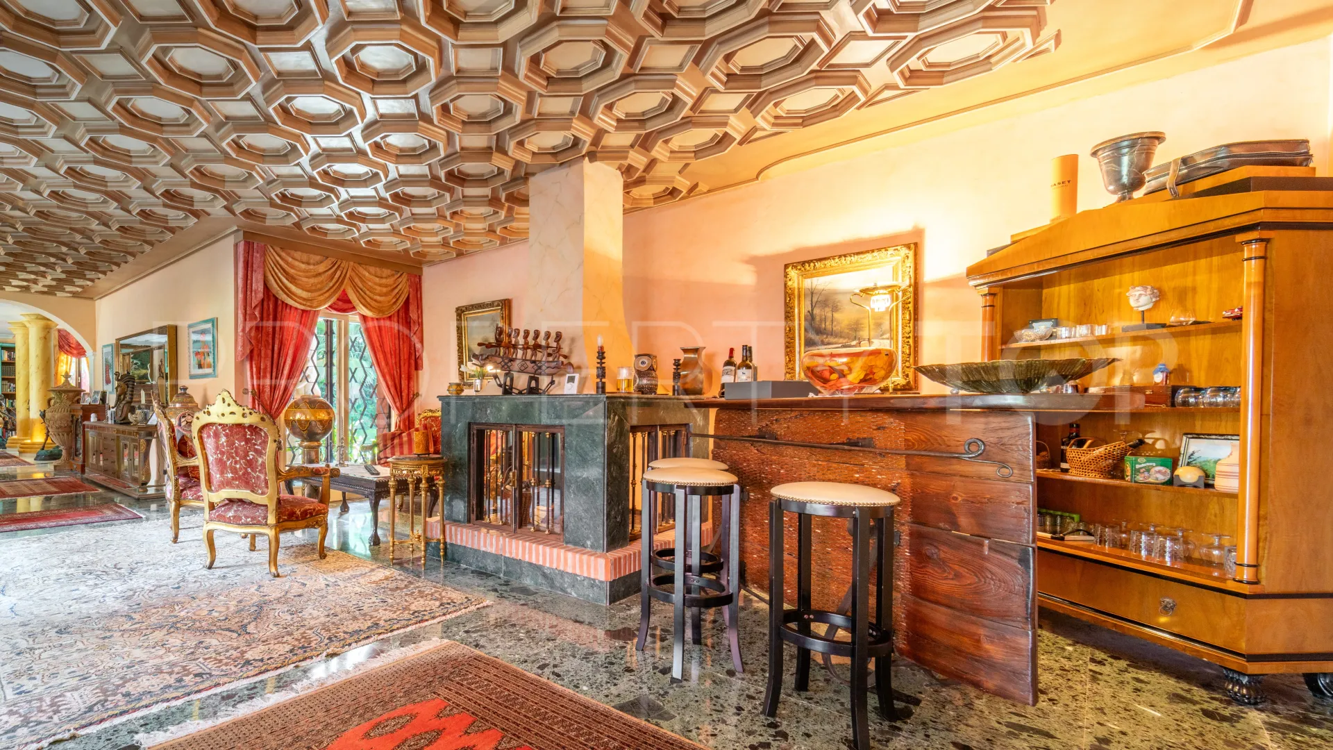 Beach Side New Golden Mile 9 bedrooms villa for sale
