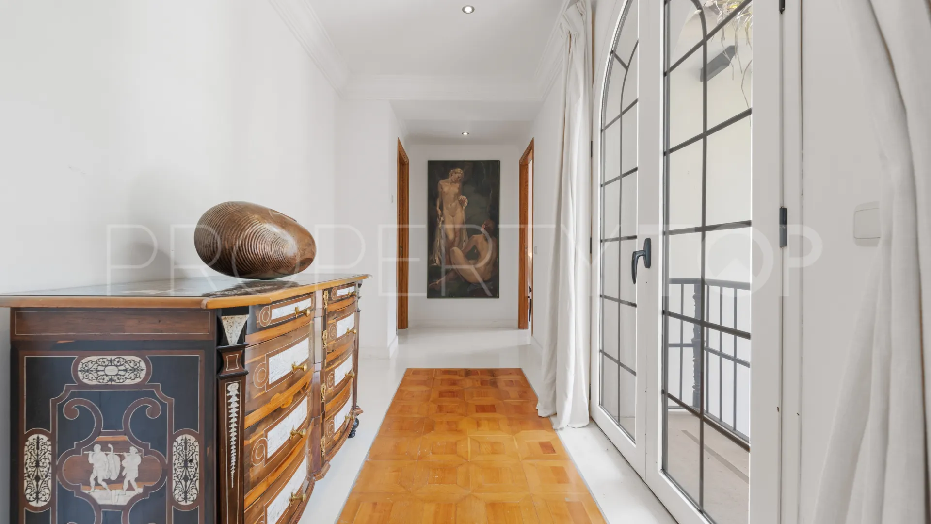 9 bedrooms Beach Side New Golden Mile villa for sale