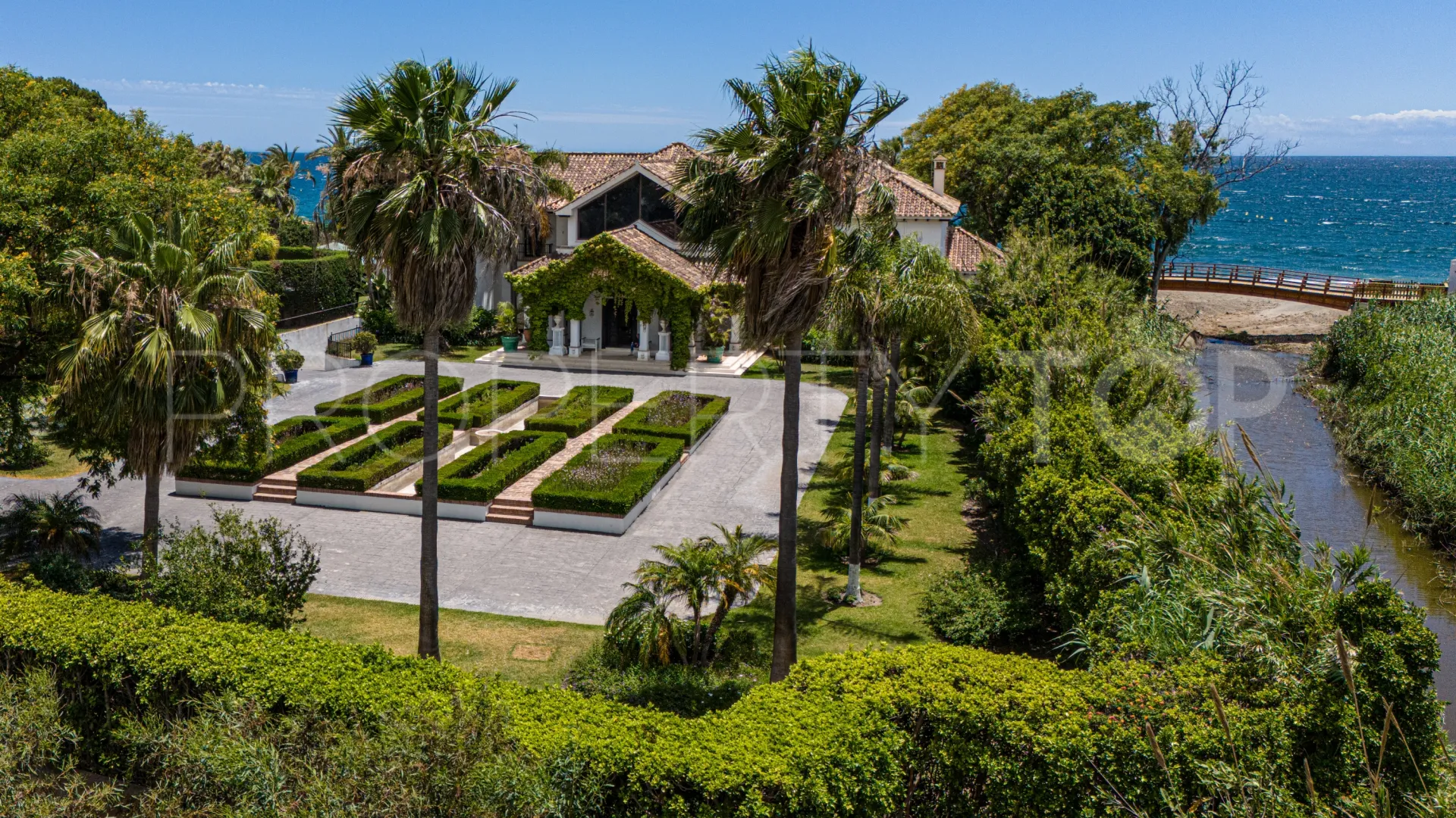 9 bedrooms Beach Side New Golden Mile villa for sale