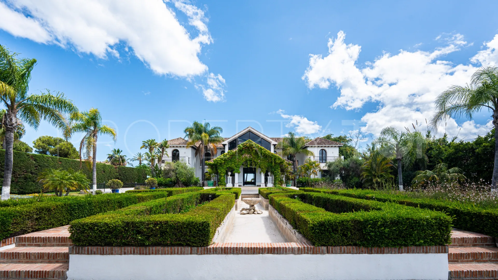 9 bedrooms Beach Side New Golden Mile villa for sale
