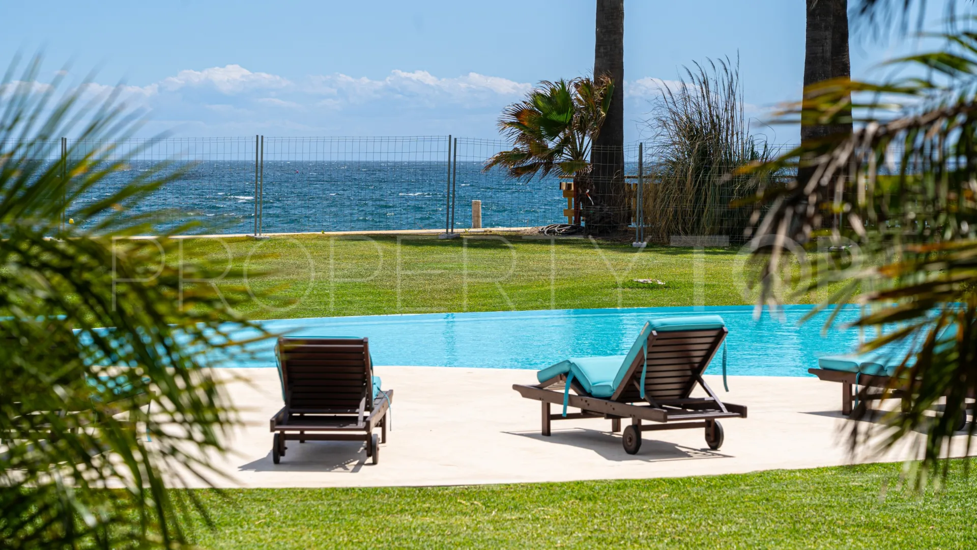 9 bedrooms Beach Side New Golden Mile villa for sale