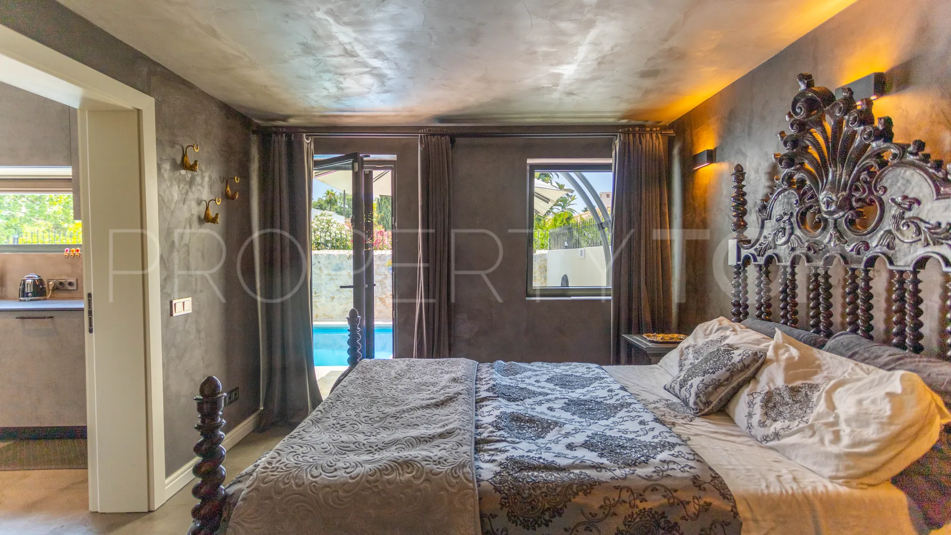 5 bedrooms Beach Side New Golden Mile villa for sale