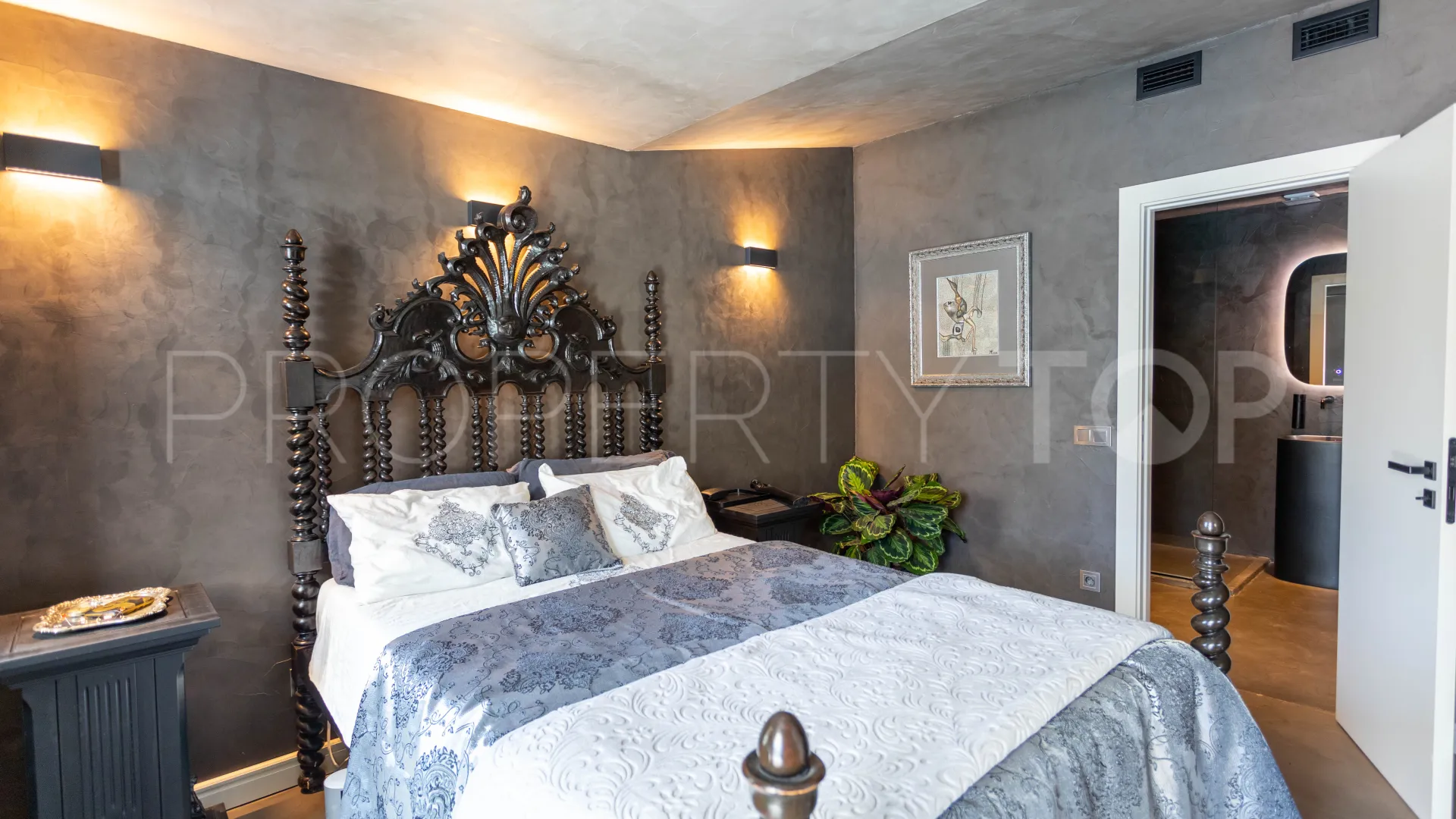 5 bedrooms Beach Side New Golden Mile villa for sale