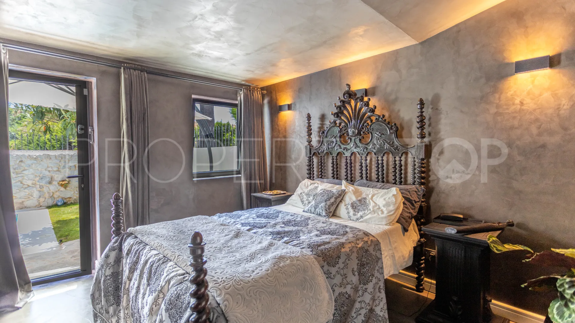 5 bedrooms Beach Side New Golden Mile villa for sale