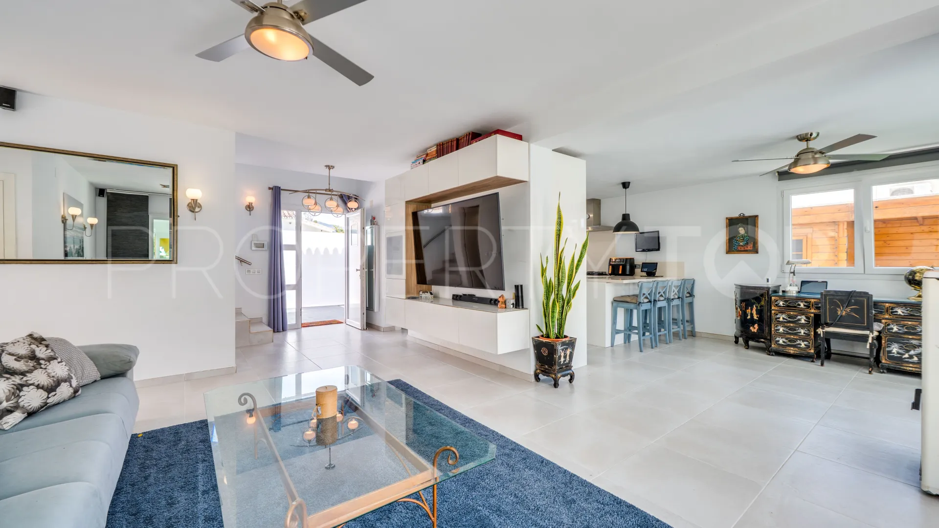 3 bedrooms villa in Beach Side New Golden Mile for sale